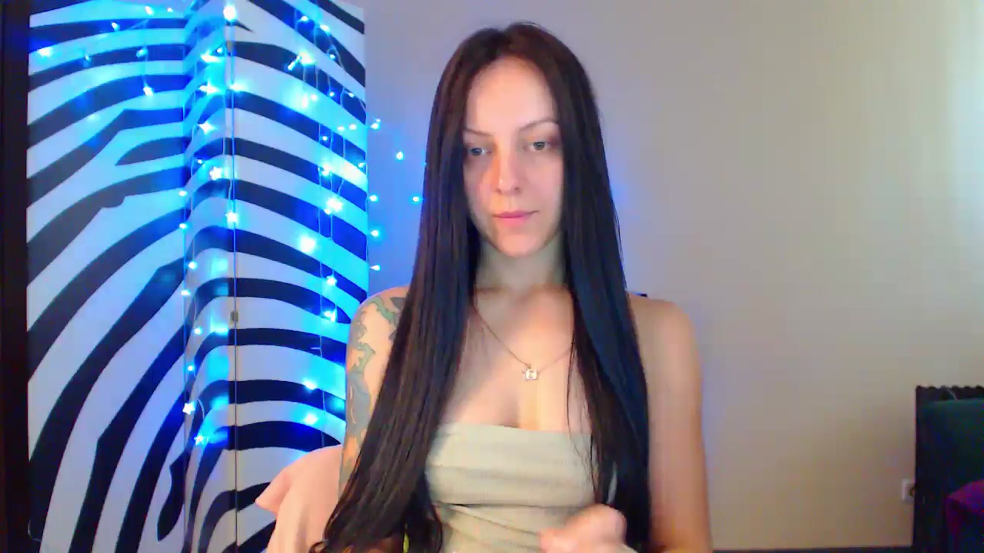 Gallery image thumbnail from MiracleMiss's myfreecams stream on, 08/25/2024, 10:22 image 6 of 20