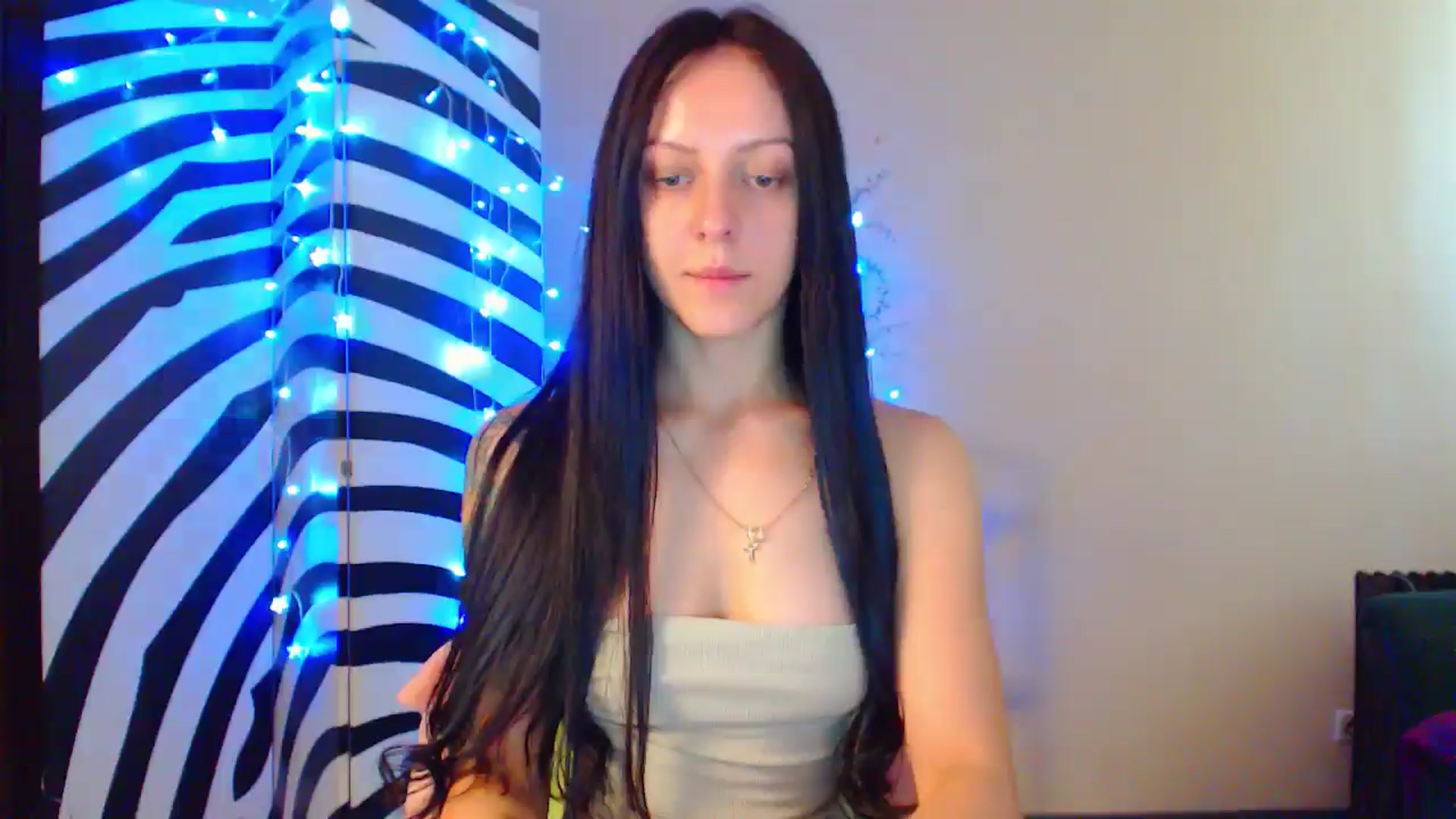 Gallery image thumbnail from MiracleMiss's myfreecams stream on, 08/25/2024, 10:22 image 9 of 20