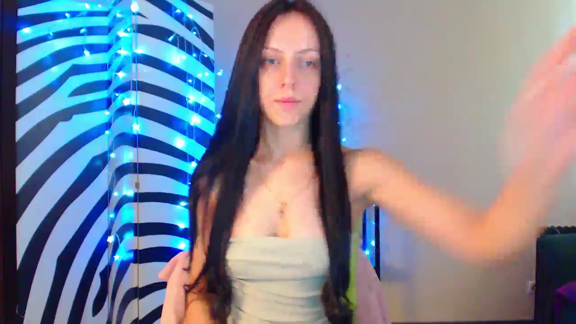 Gallery image thumbnail from MiracleMiss's myfreecams stream on, 08/25/2024, 10:22 image 7 of 20