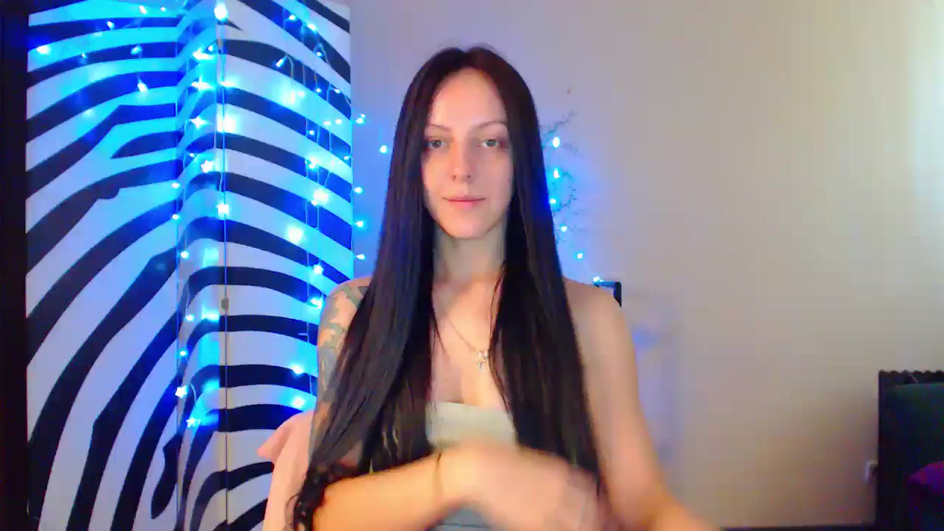Gallery image thumbnail from MiracleMiss's myfreecams stream on, 08/25/2024, 10:22 image 8 of 20