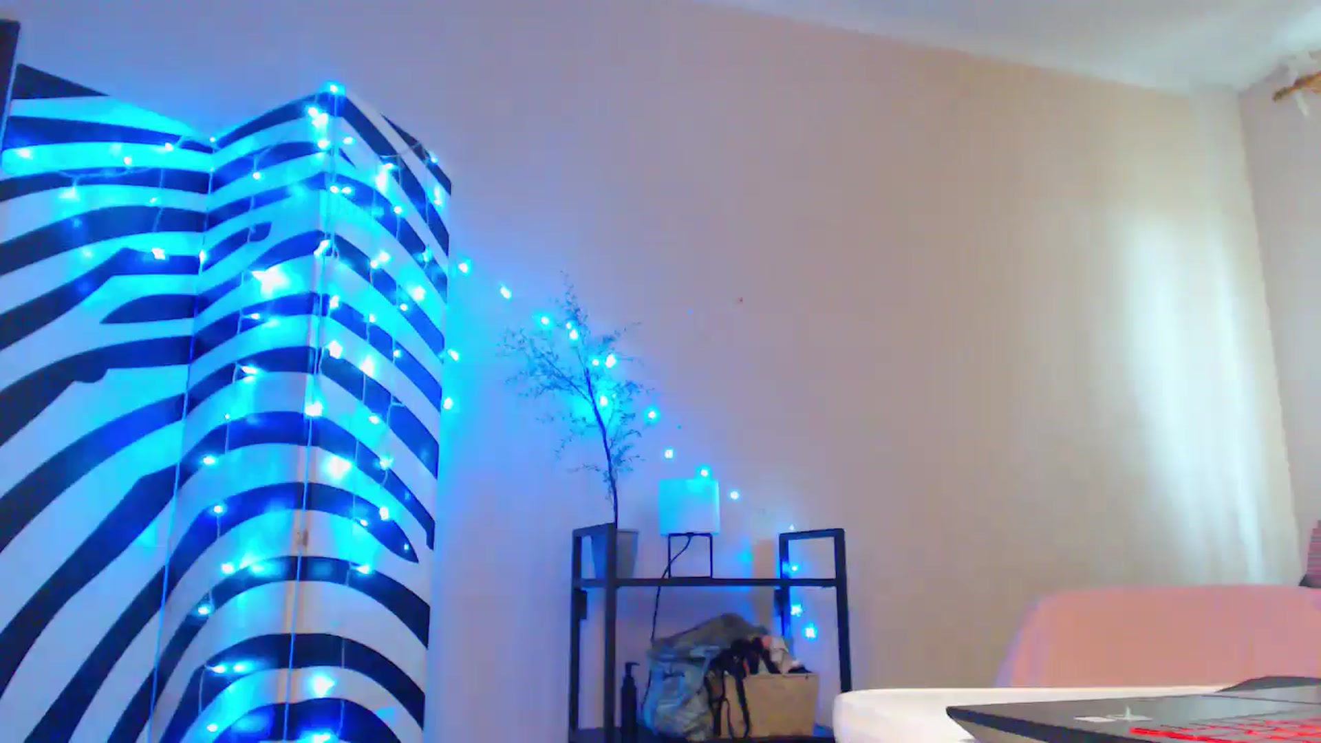 Gallery image thumbnail from MiracleMiss's myfreecams stream on, 09/03/2024, 08:46 image 17 of 20
