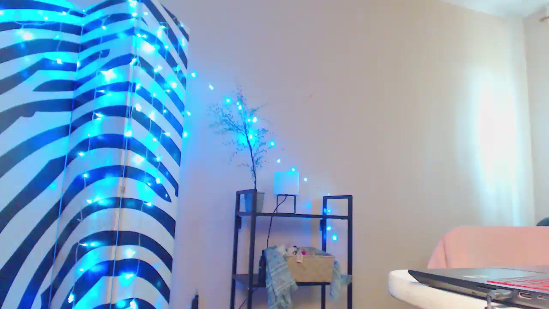 Gallery image thumbnail from MiracleMiss's myfreecams stream on, 09/06/2024, 11:20 image 7 of 20