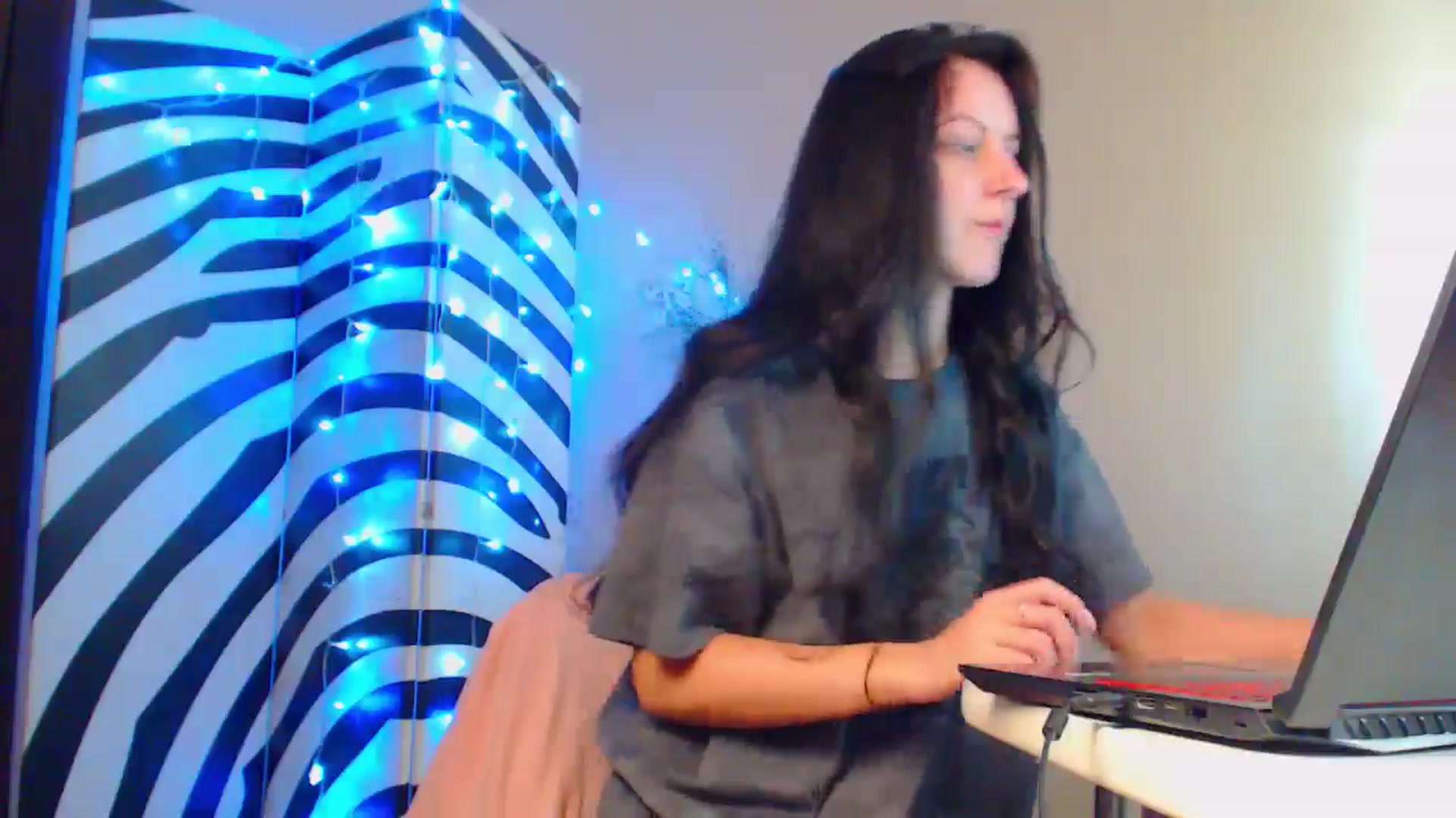 Gallery image thumbnail from MiracleMiss's myfreecams stream on, 09/07/2024, 11:48 image 18 of 20