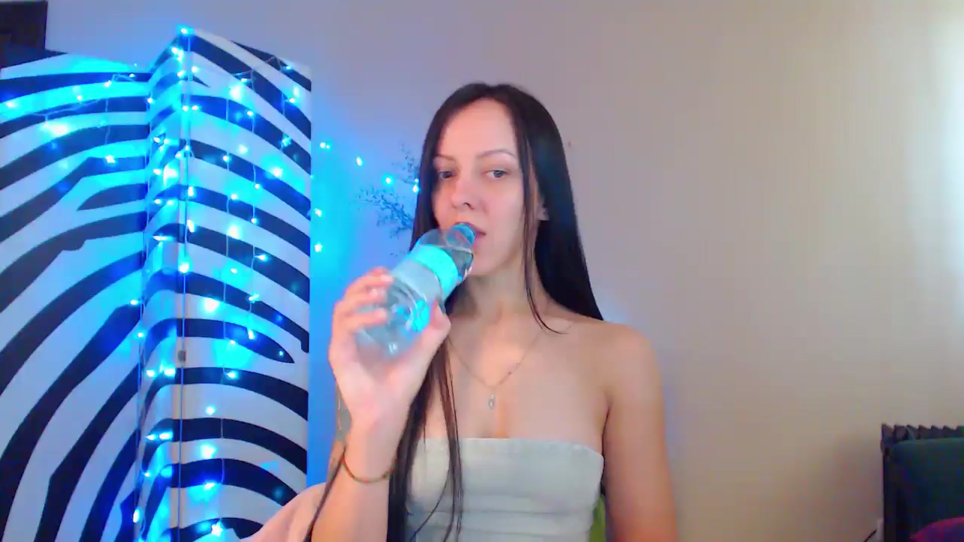 Gallery image thumbnail from MiracleMiss's myfreecams stream on, 09/10/2024, 11:13 image 1 of 20