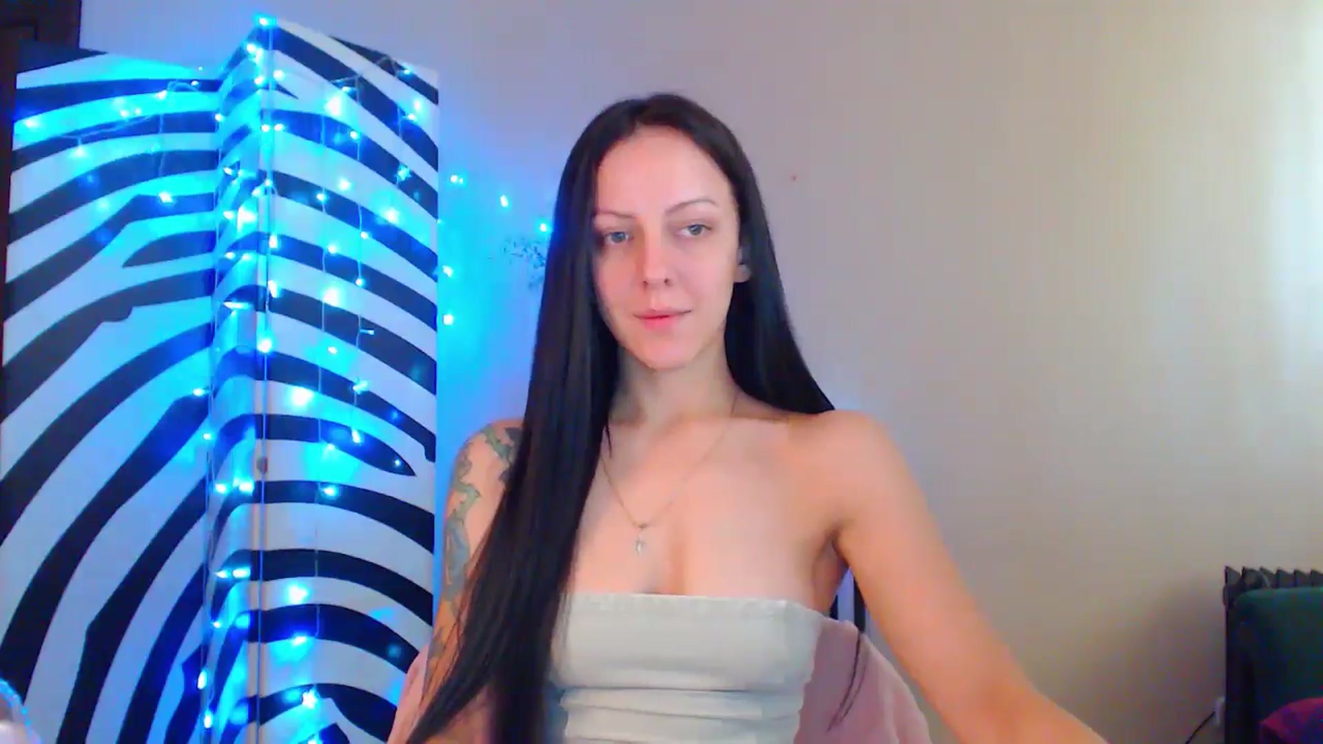 Gallery image thumbnail from MiracleMiss's myfreecams stream on, 09/11/2024, 10:48 image 6 of 20