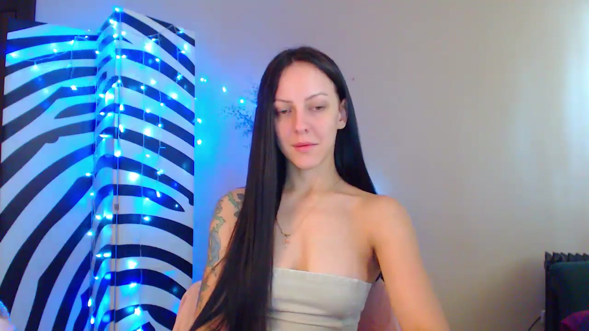 Gallery image thumbnail from MiracleMiss's myfreecams stream on, 09/11/2024, 10:48 image 14 of 20