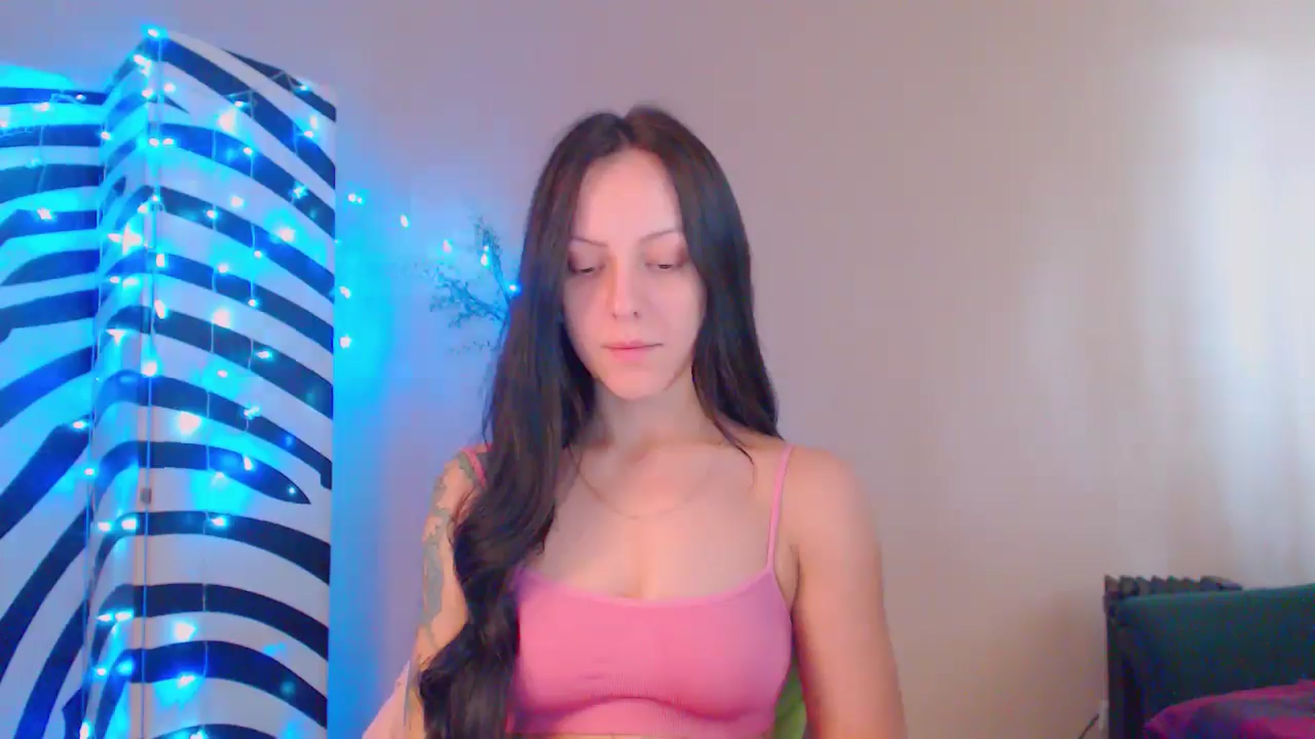 Gallery image thumbnail from MiracleMiss's myfreecams stream on, 09/13/2024, 12:51 image 8 of 20