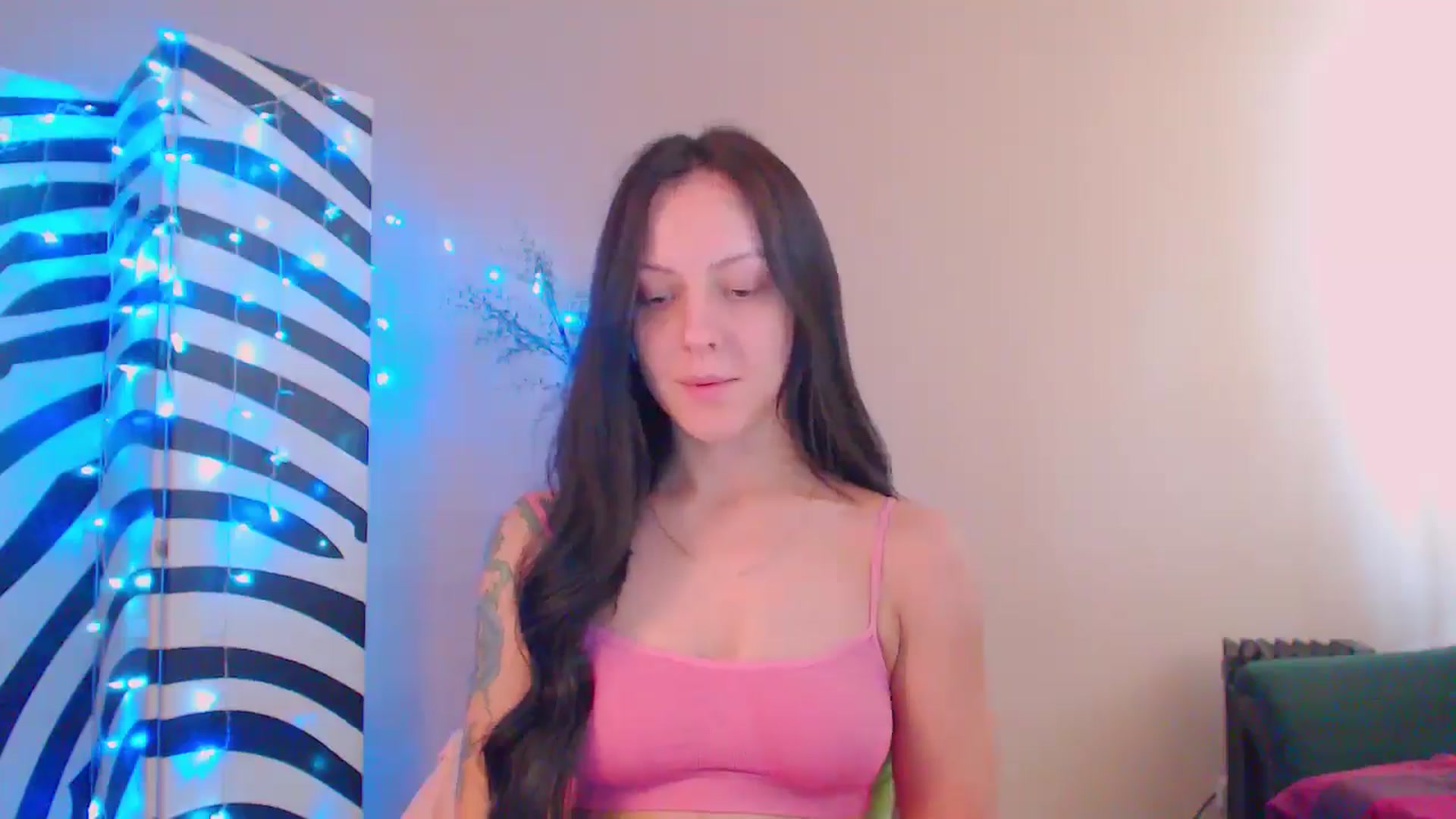 Gallery image thumbnail from MiracleMiss's myfreecams stream on, 09/13/2024, 12:51 image 10 of 20