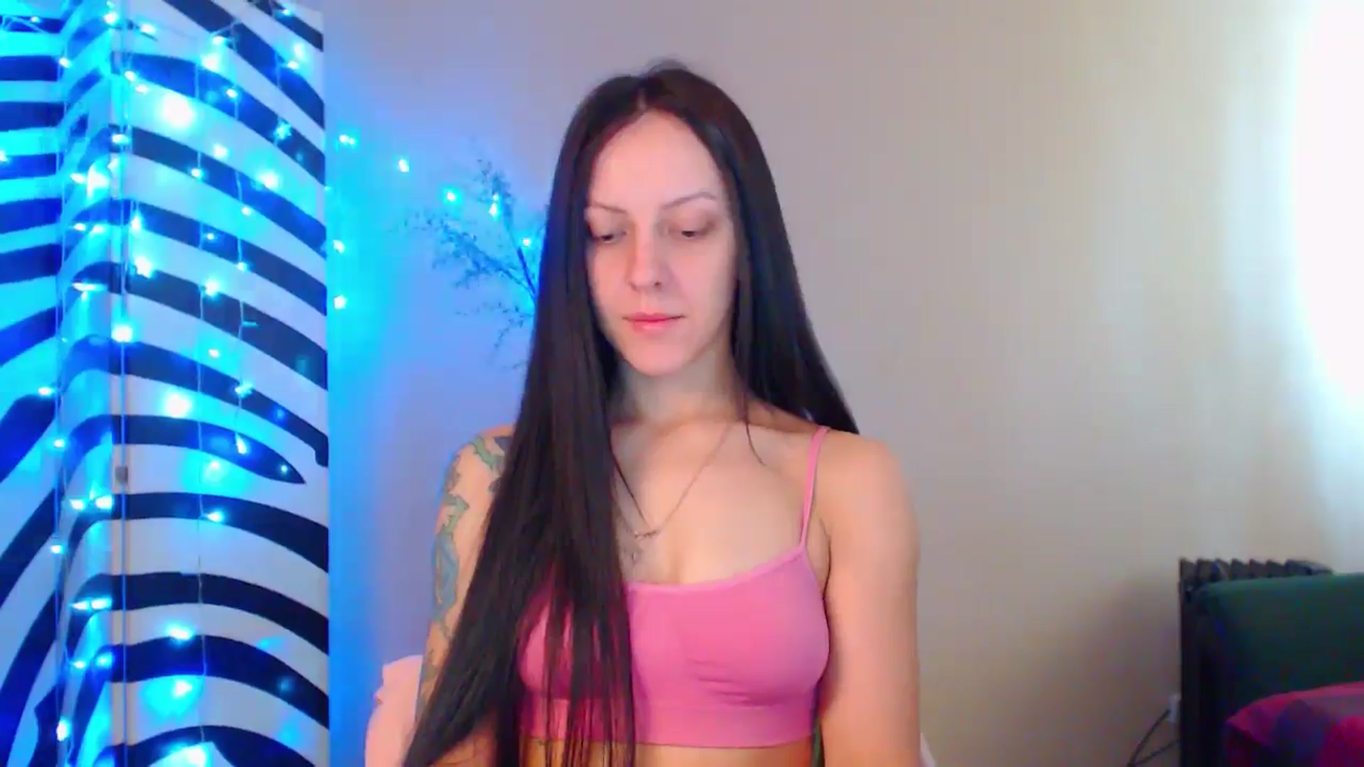Gallery image thumbnail from MiracleMiss's myfreecams stream on, 09/18/2024, 10:32 image 17 of 20