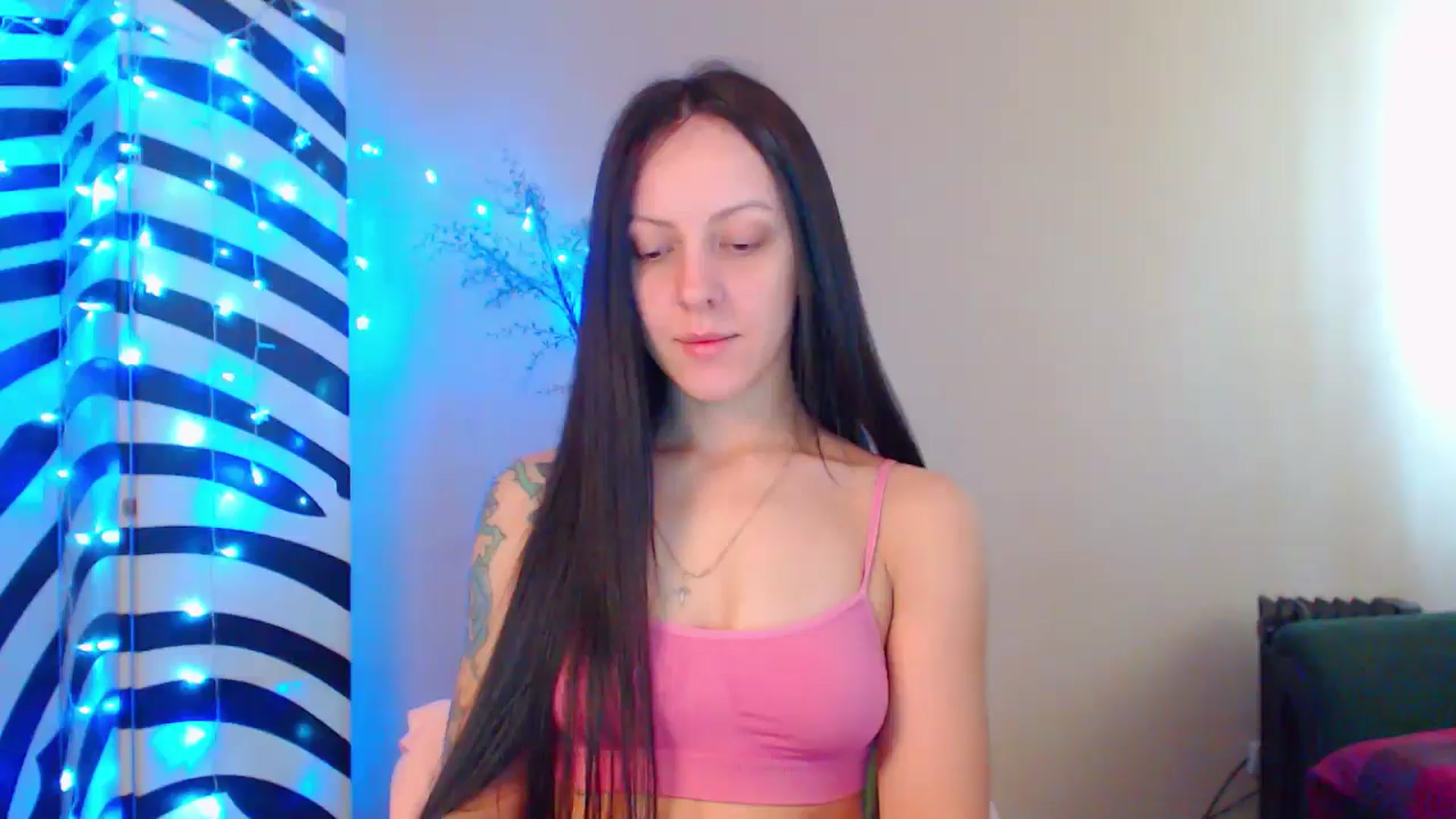 Gallery image thumbnail from MiracleMiss's myfreecams stream on, 09/18/2024, 10:32 image 16 of 20
