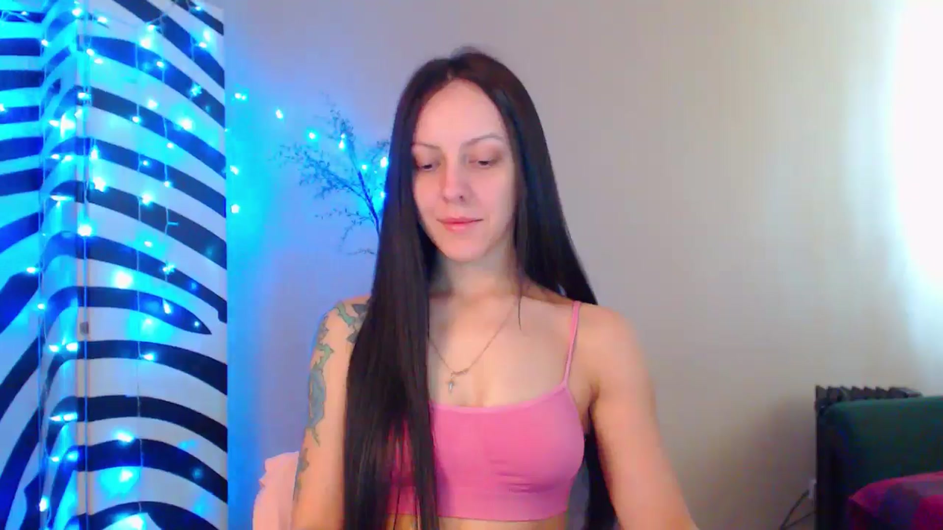 Gallery image thumbnail from MiracleMiss's myfreecams stream on, 09/18/2024, 10:32 image 18 of 20