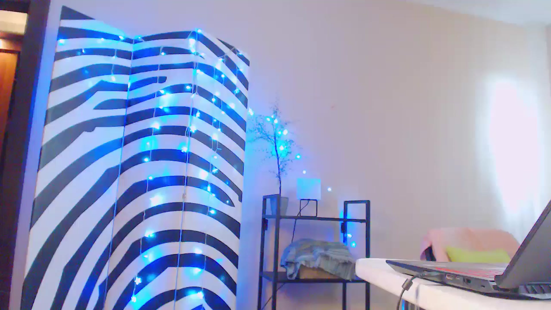 Gallery image thumbnail from MiracleMiss's myfreecams stream on, 09/18/2024, 13:24 image 19 of 20