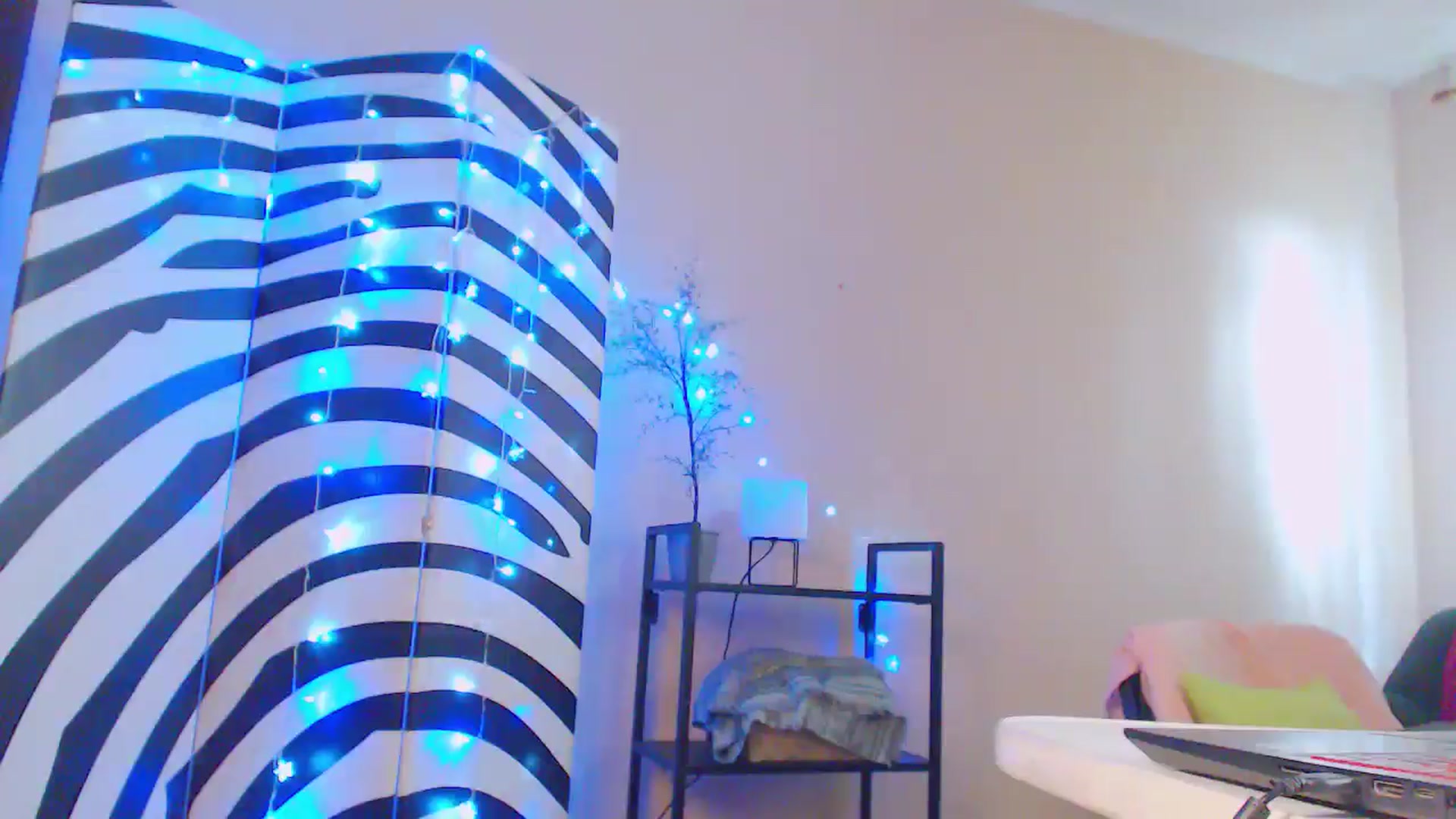 Gallery image thumbnail from MiracleMiss's myfreecams stream on, 09/18/2024, 13:24 image 17 of 20