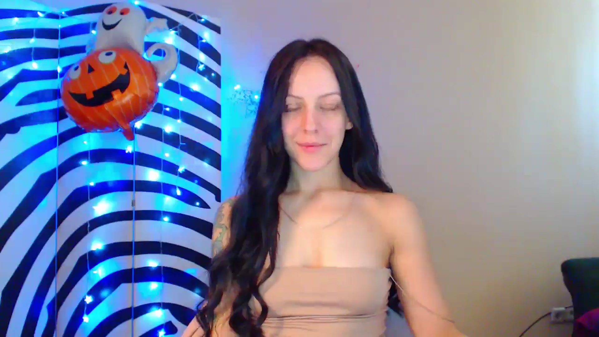 Gallery image thumbnail from MiracleMiss's myfreecams stream on, 09/22/2024, 10:42 image 3 of 20