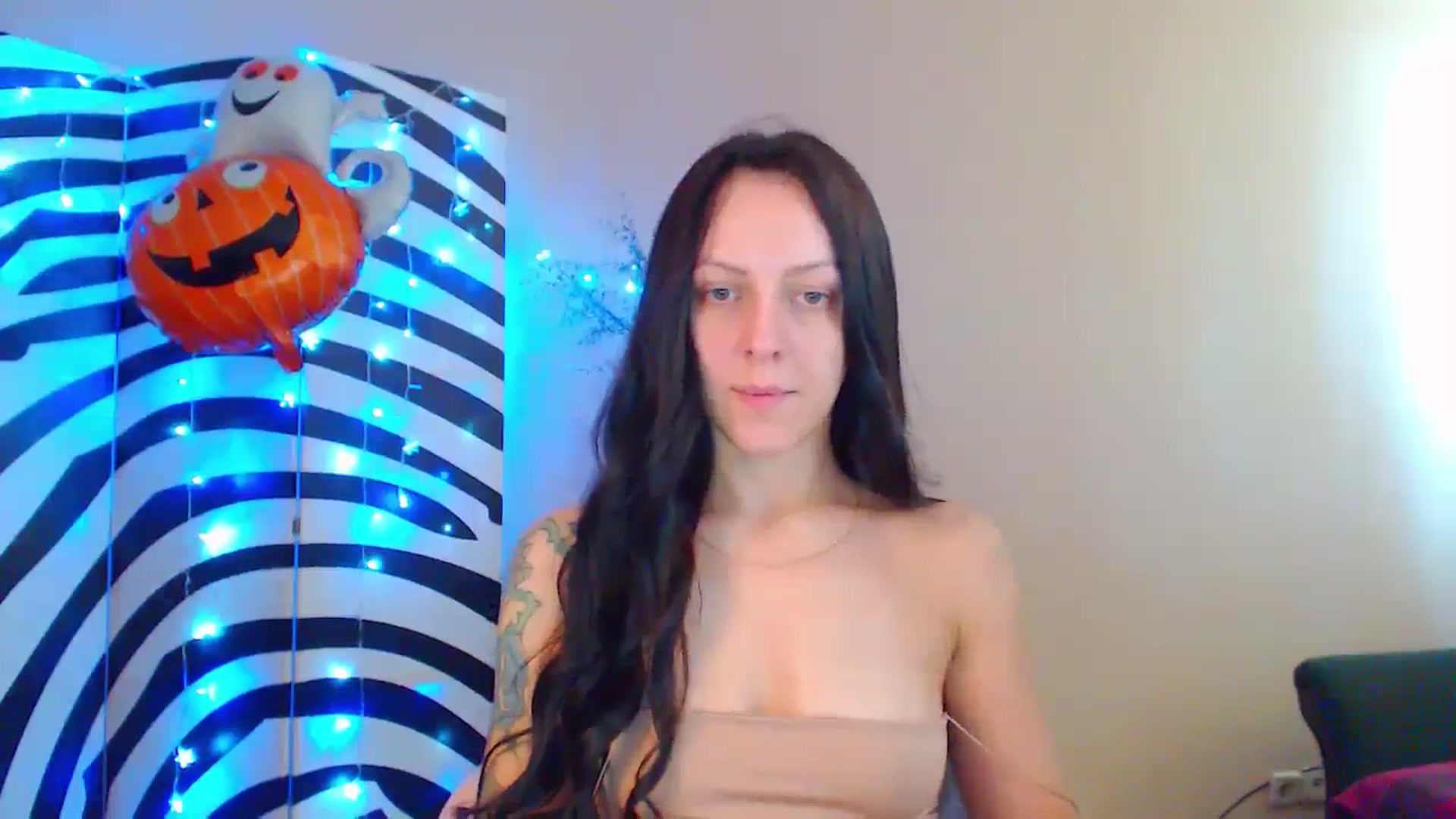Gallery image thumbnail from MiracleMiss's myfreecams stream on, 09/22/2024, 11:35 image 18 of 20
