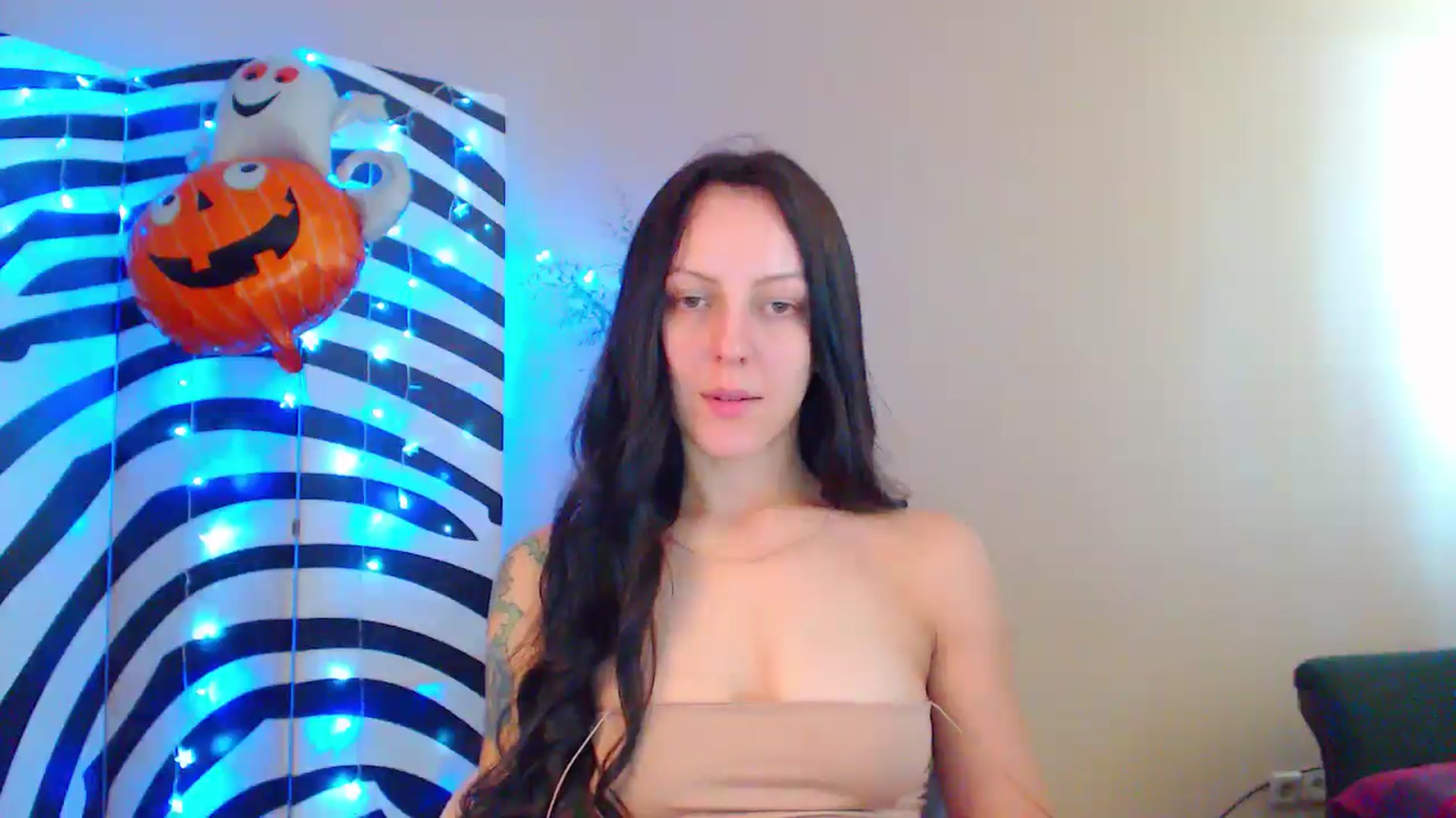 Gallery image thumbnail from MiracleMiss's myfreecams stream on, 09/22/2024, 11:35 image 15 of 20