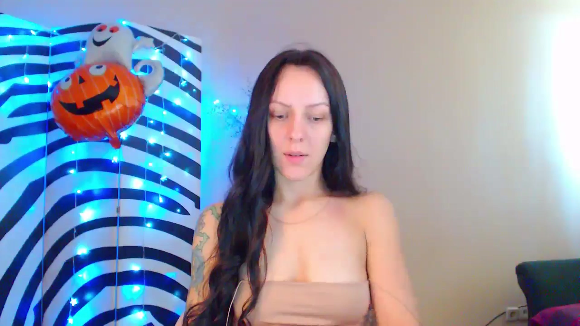 Gallery image thumbnail from MiracleMiss's myfreecams stream on, 09/22/2024, 11:35 image 9 of 20