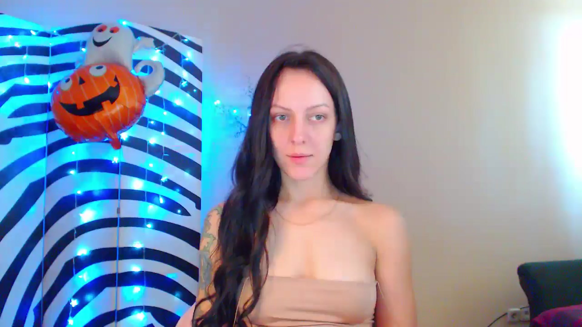 Gallery image thumbnail from MiracleMiss's myfreecams stream on, 09/22/2024, 11:35 image 5 of 20