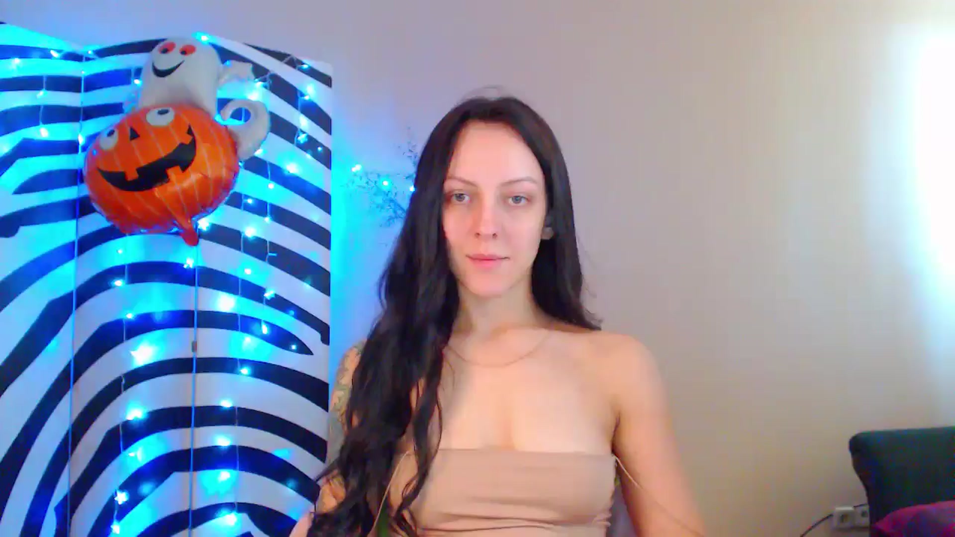 Gallery image thumbnail from MiracleMiss's myfreecams stream on, 09/22/2024, 11:35 image 1 of 20