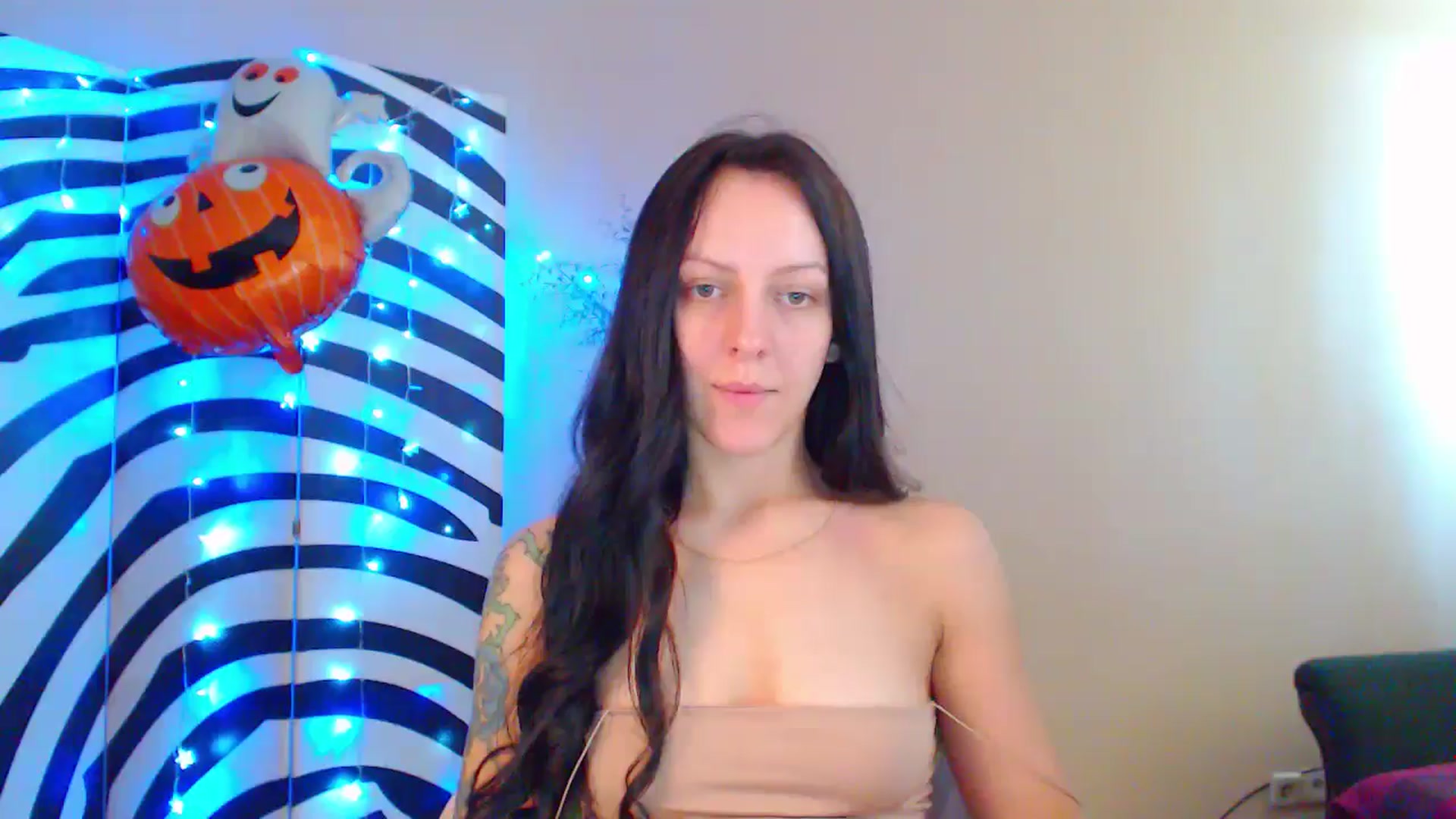 Gallery image thumbnail from MiracleMiss's myfreecams stream on, 09/22/2024, 11:35 image 10 of 20
