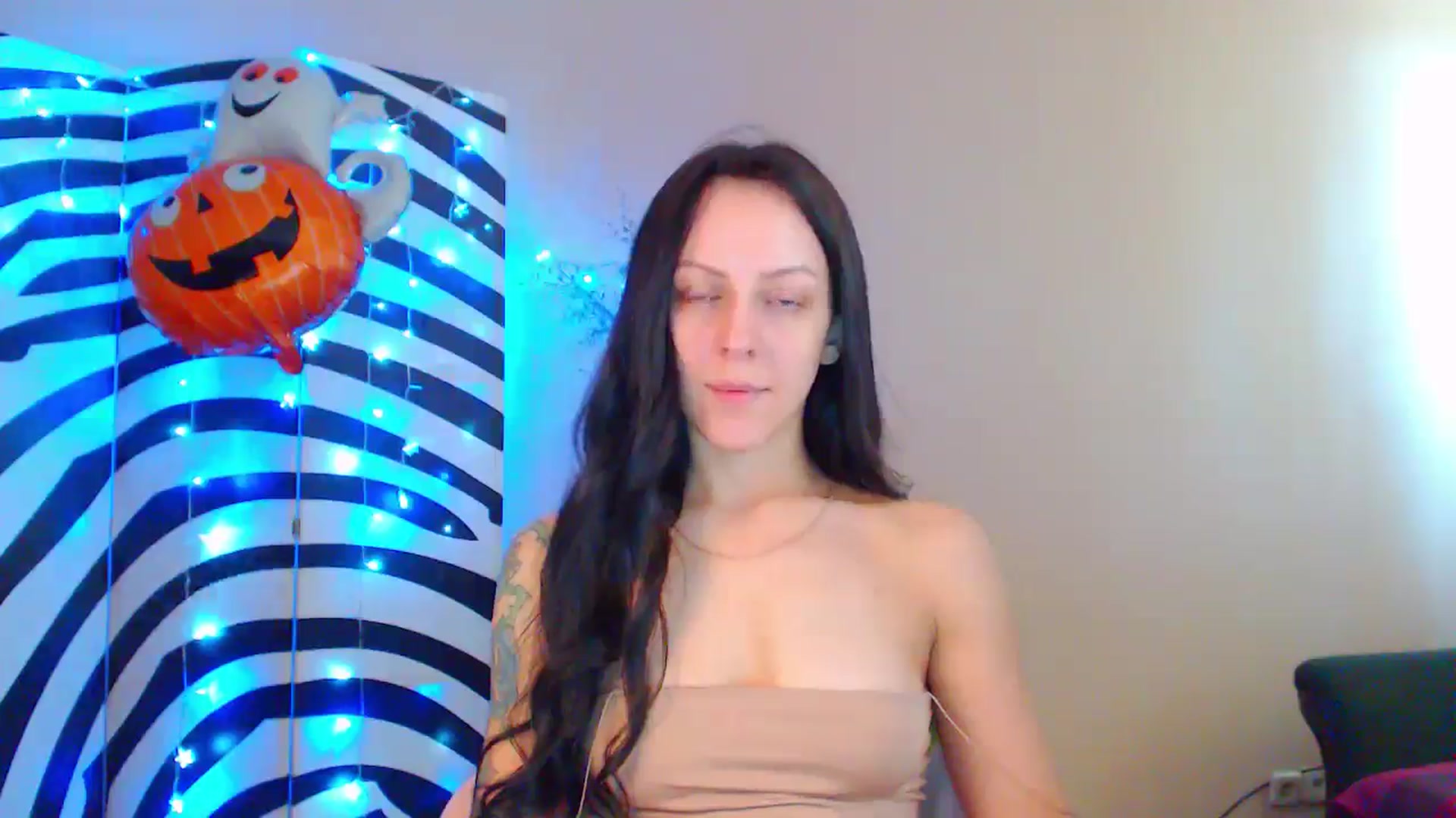 Gallery image thumbnail from MiracleMiss's myfreecams stream on, 09/22/2024, 11:35 image 3 of 20