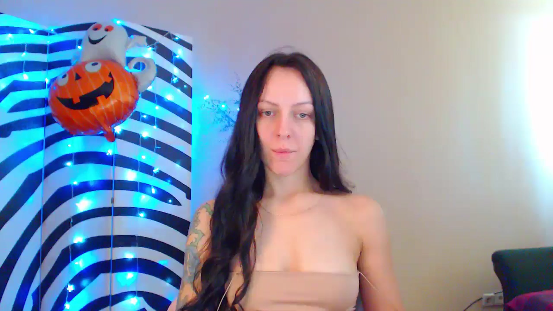 Gallery image thumbnail from MiracleMiss's myfreecams stream on, 09/22/2024, 11:35 image 13 of 20