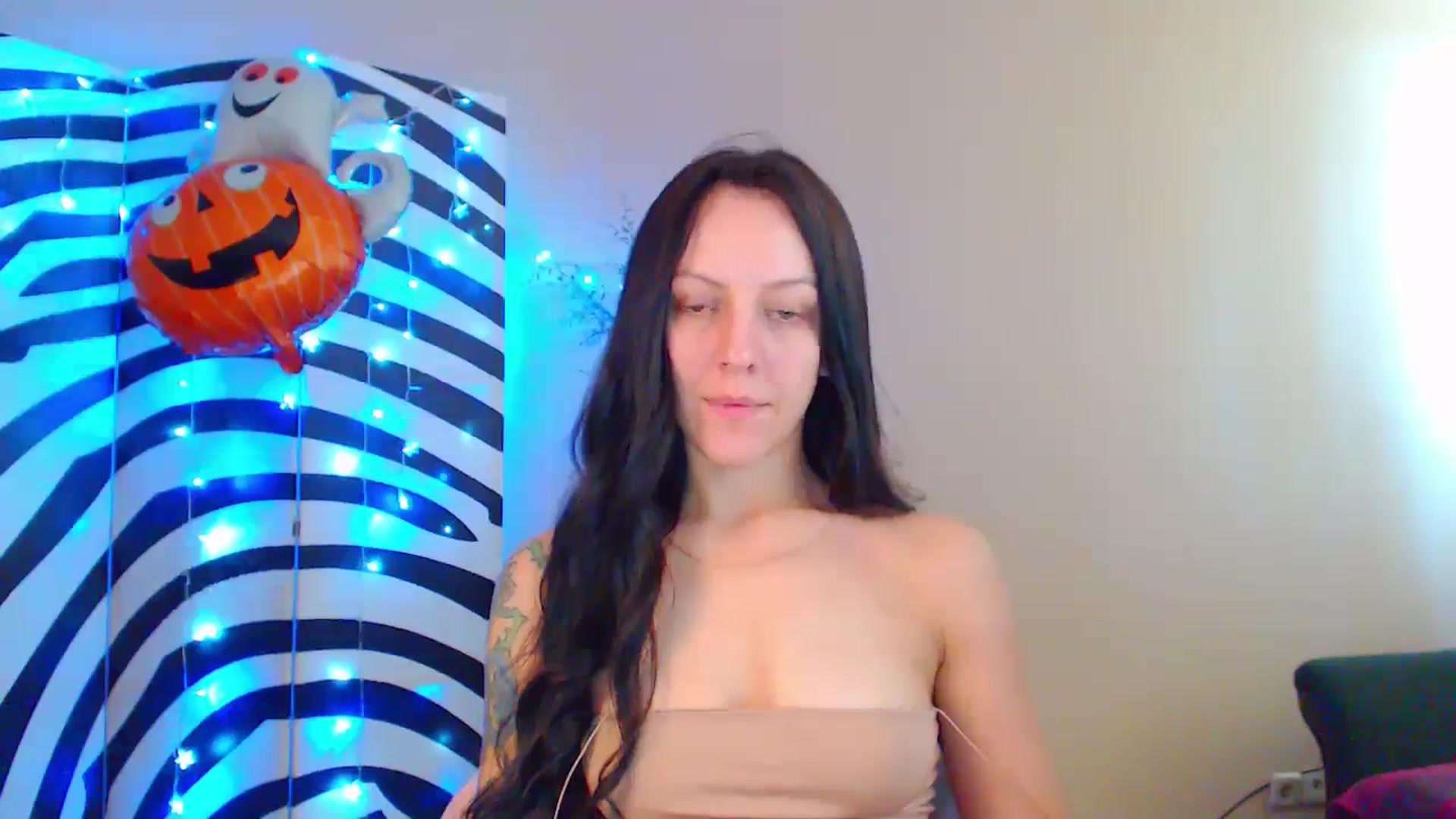 Gallery image thumbnail from MiracleMiss's myfreecams stream on, 09/22/2024, 11:35 image 12 of 20
