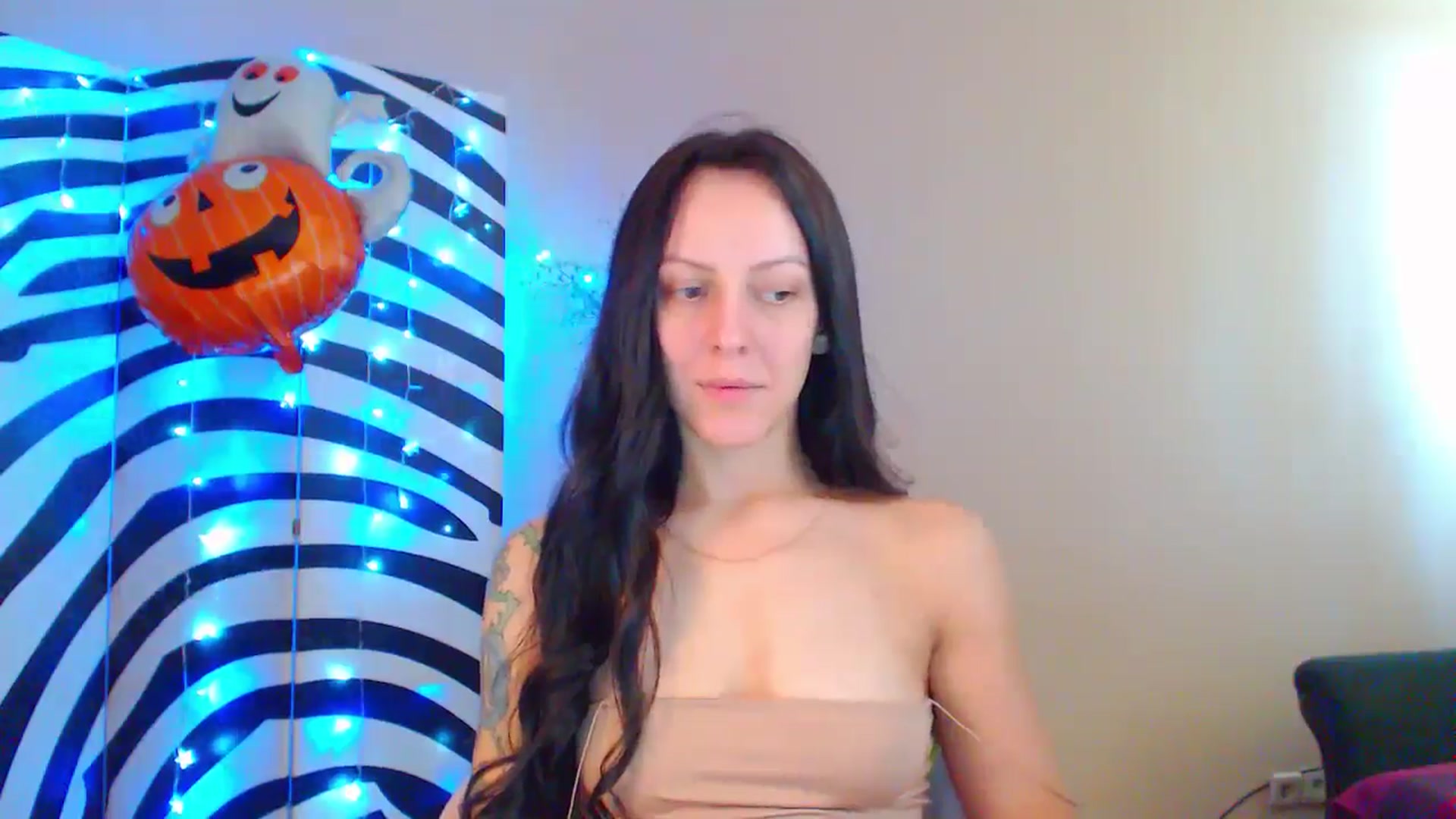 Gallery image thumbnail from MiracleMiss's myfreecams stream on, 09/22/2024, 11:35 image 8 of 20