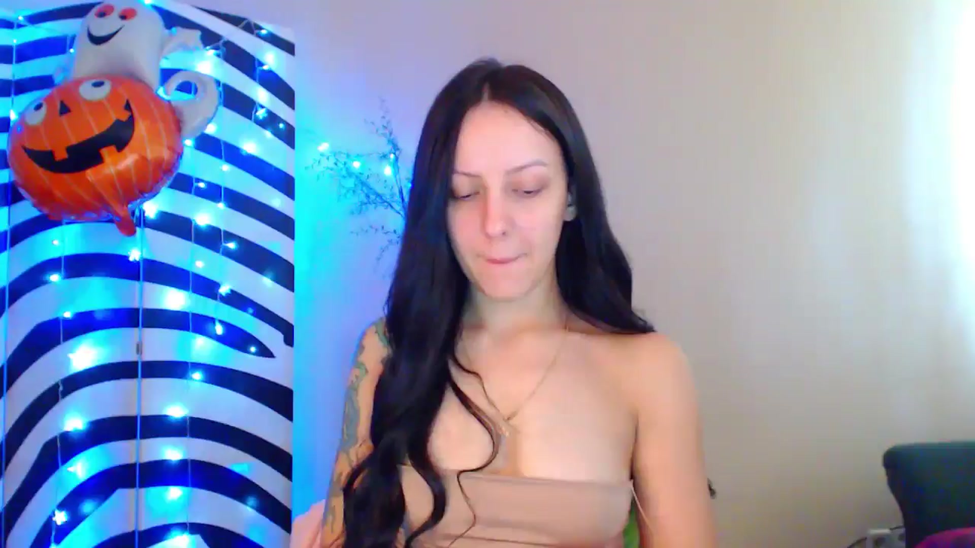 Gallery image thumbnail from MiracleMiss's myfreecams stream on, 09/27/2024, 10:42 image 8 of 20