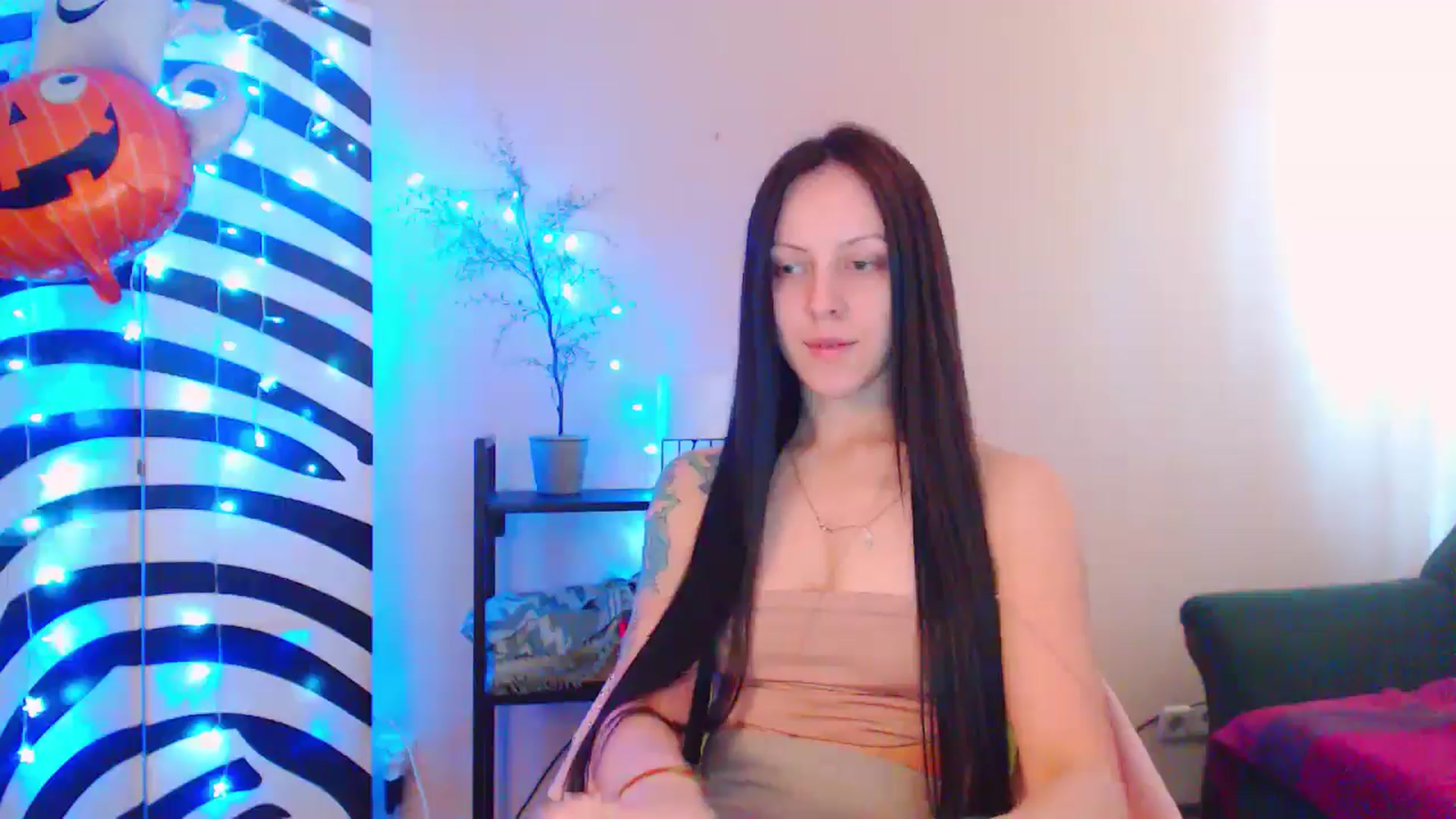 Gallery image thumbnail from MiracleMiss's myfreecams stream on, 09/28/2024, 10:50 image 17 of 20