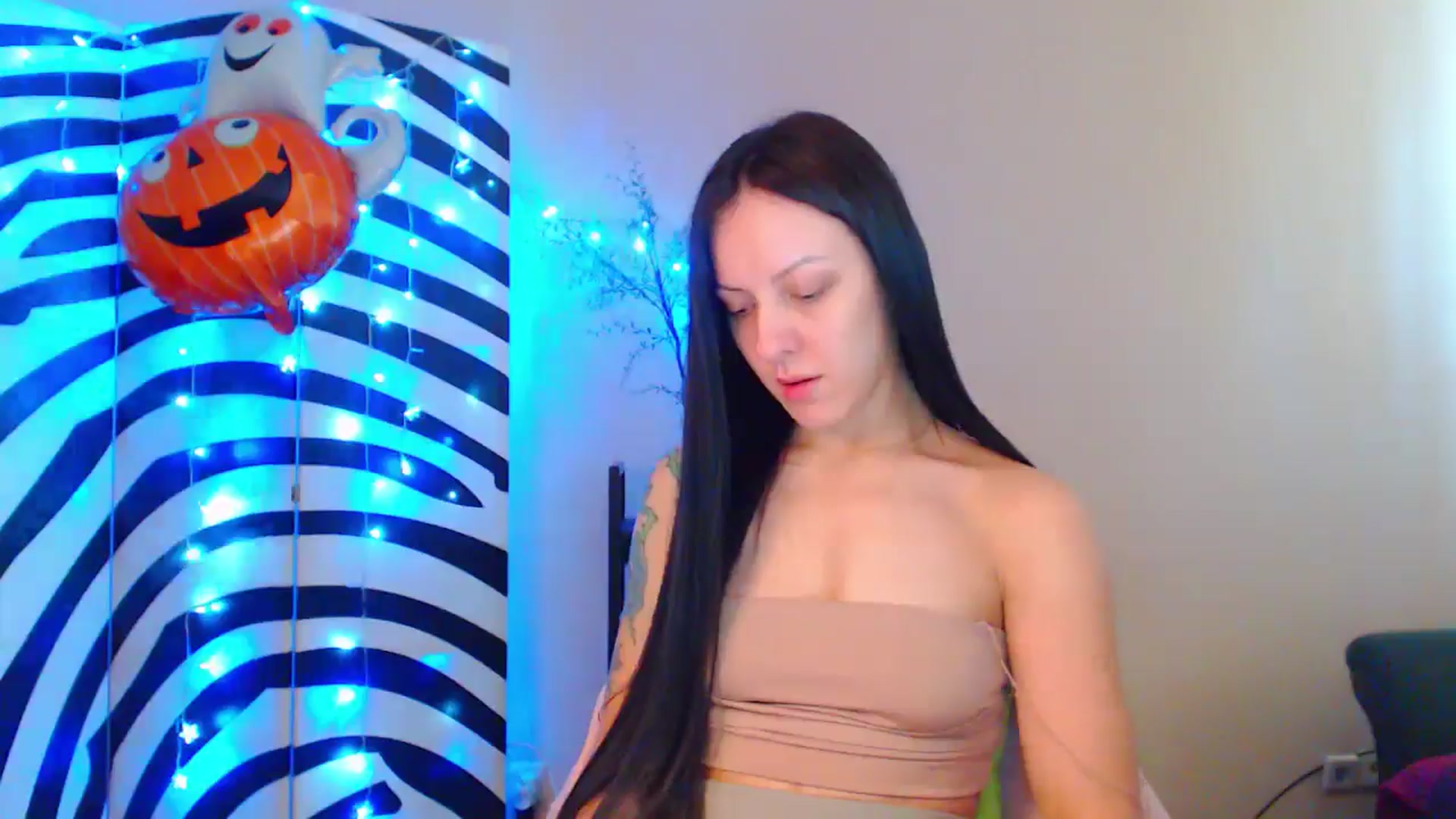 Gallery image thumbnail from MiracleMiss's myfreecams stream on, 09/29/2024, 11:14 image 6 of 20
