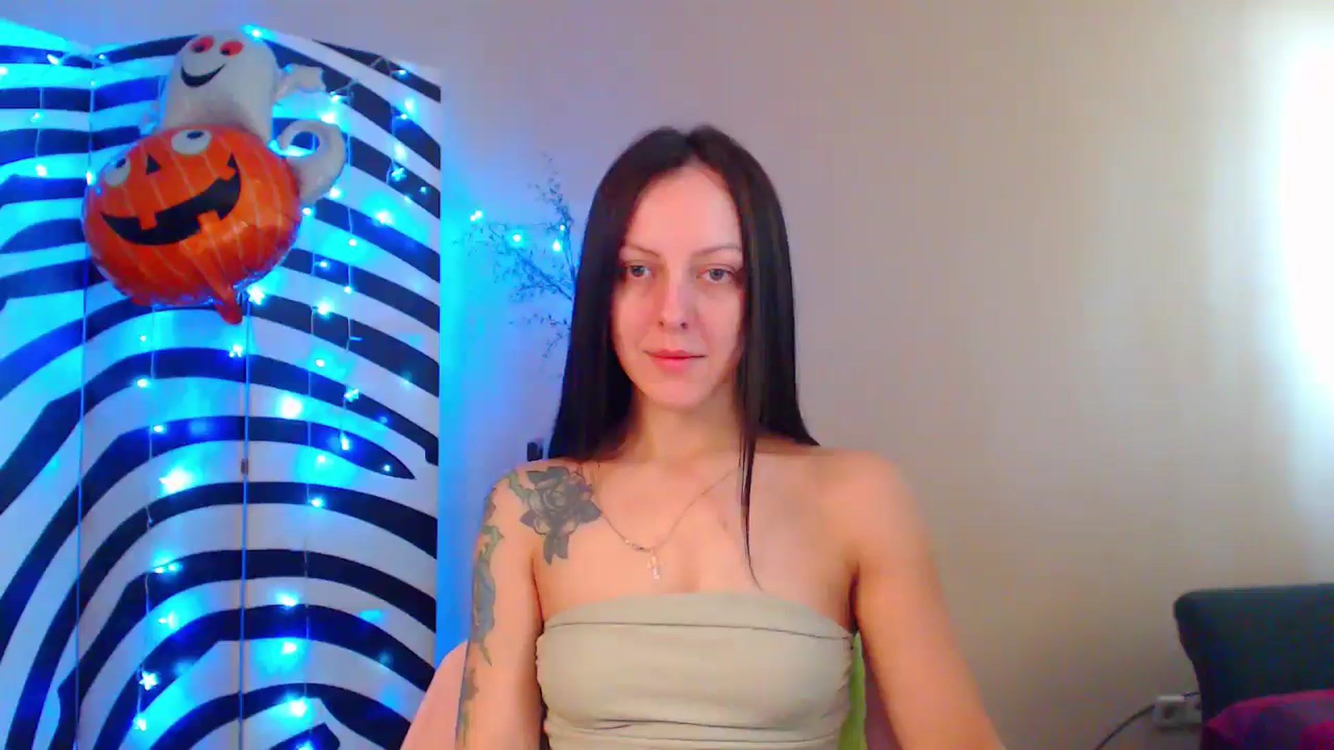 Gallery image thumbnail from MiracleMiss's myfreecams stream on, 10/01/2024, 10:59 image 9 of 20