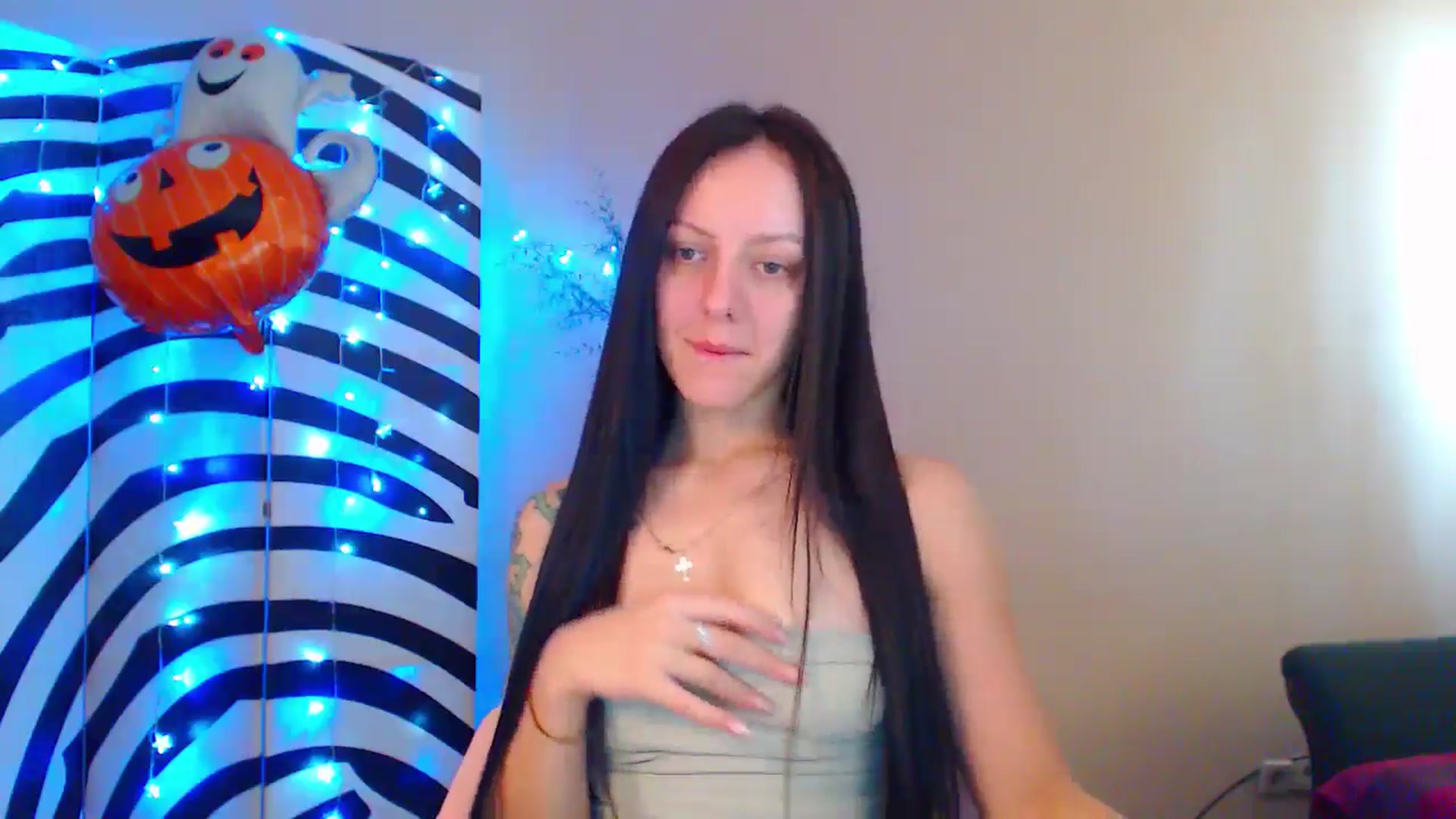 Gallery image thumbnail from MiracleMiss's myfreecams stream on, 10/01/2024, 10:59 image 12 of 20