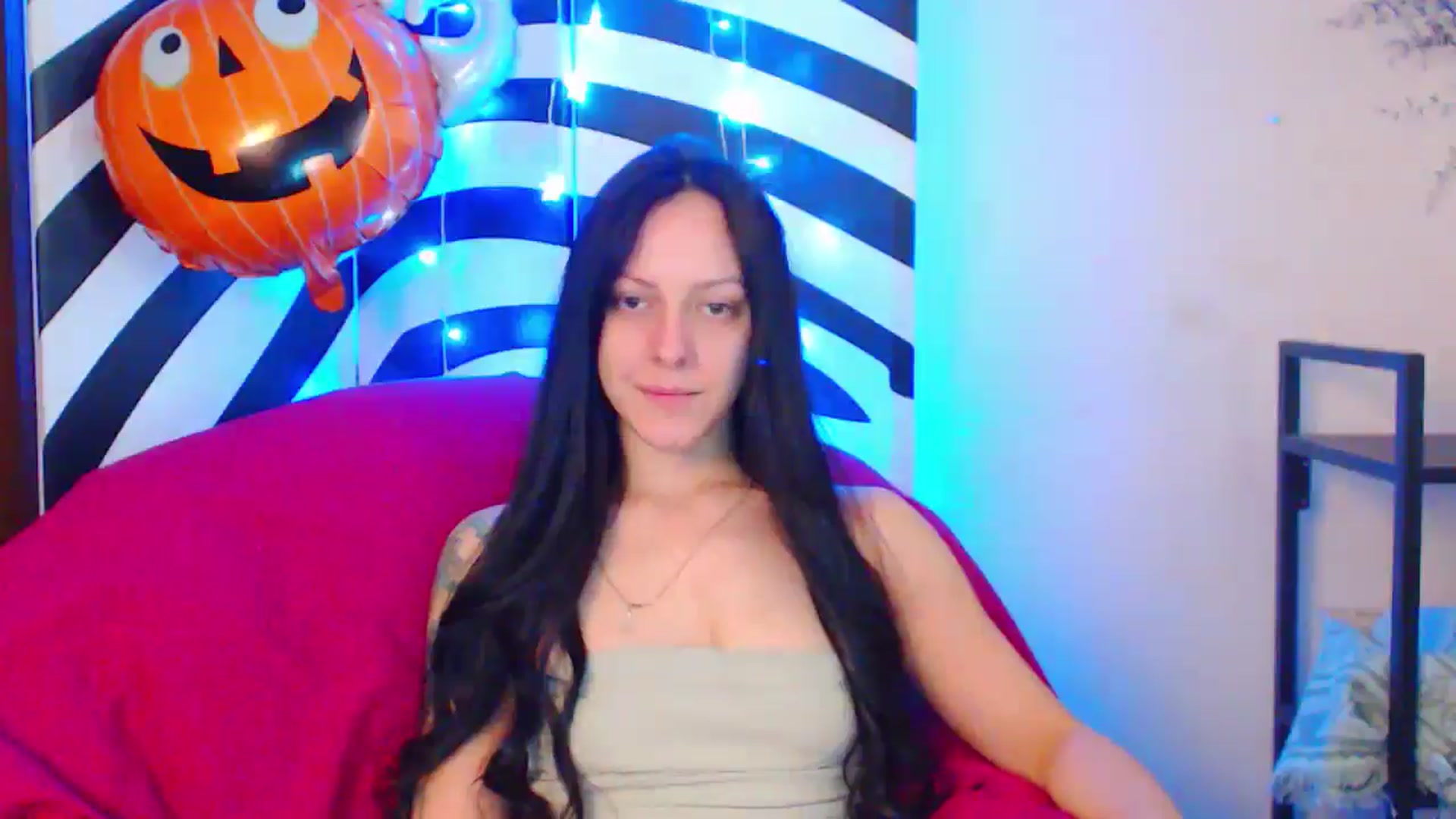 Gallery image thumbnail from MiracleMiss's myfreecams stream on, 10/08/2024, 10:36 image 6 of 20
