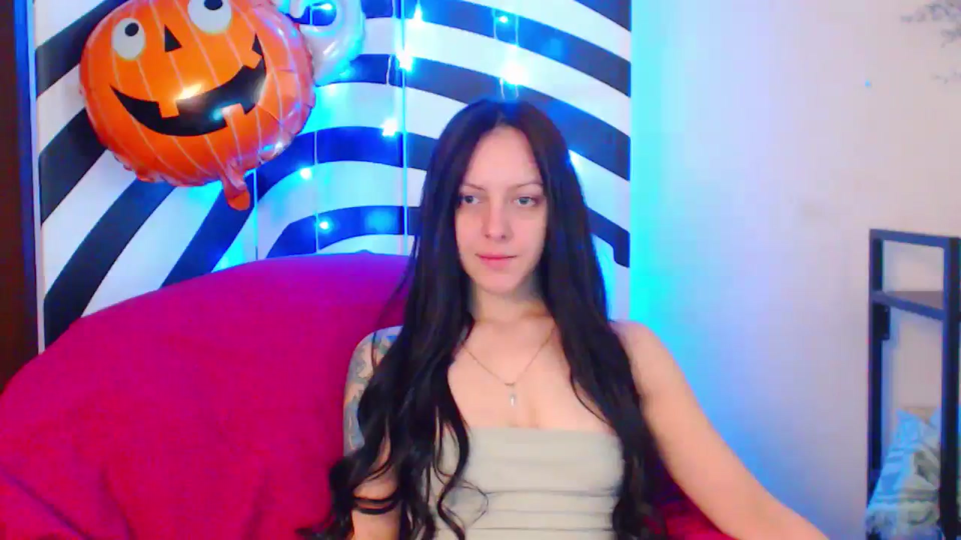 Gallery image thumbnail from MiracleMiss's myfreecams stream on, 10/08/2024, 10:36 image 18 of 20