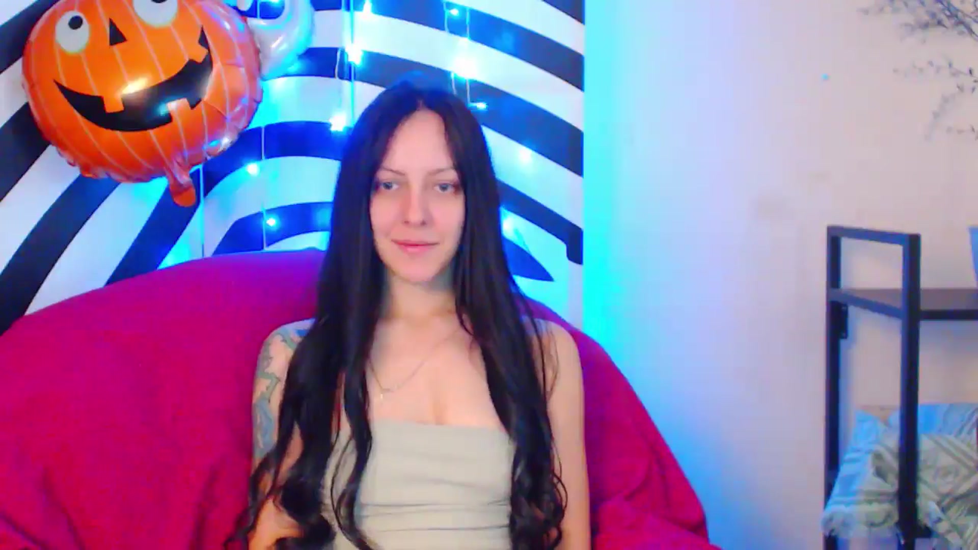 Gallery image thumbnail from MiracleMiss's myfreecams stream on, 10/08/2024, 10:36 image 7 of 20