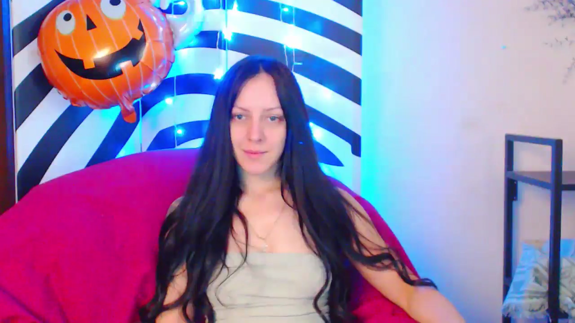 Gallery image thumbnail from MiracleMiss's myfreecams stream on, 10/08/2024, 10:36 image 2 of 20