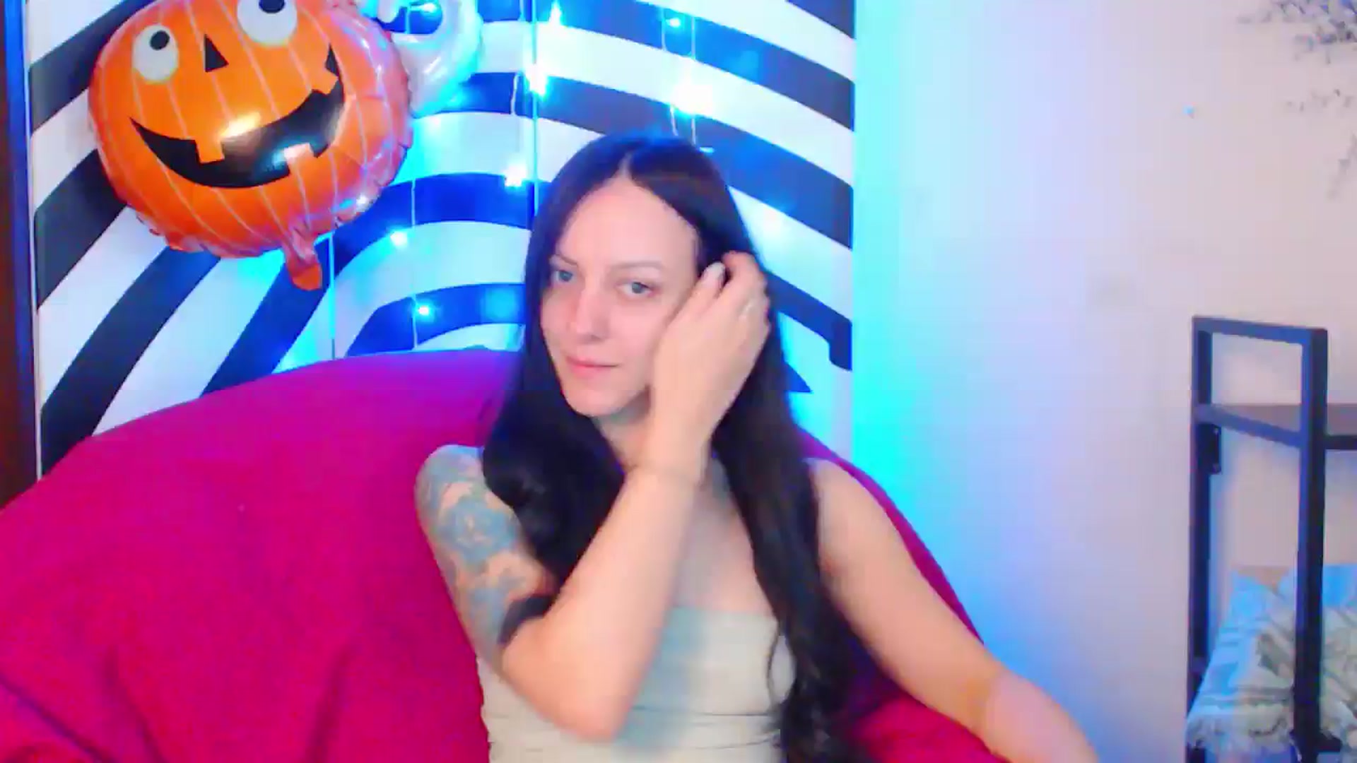 Gallery image thumbnail from MiracleMiss's myfreecams stream on, 10/08/2024, 10:36 image 1 of 20