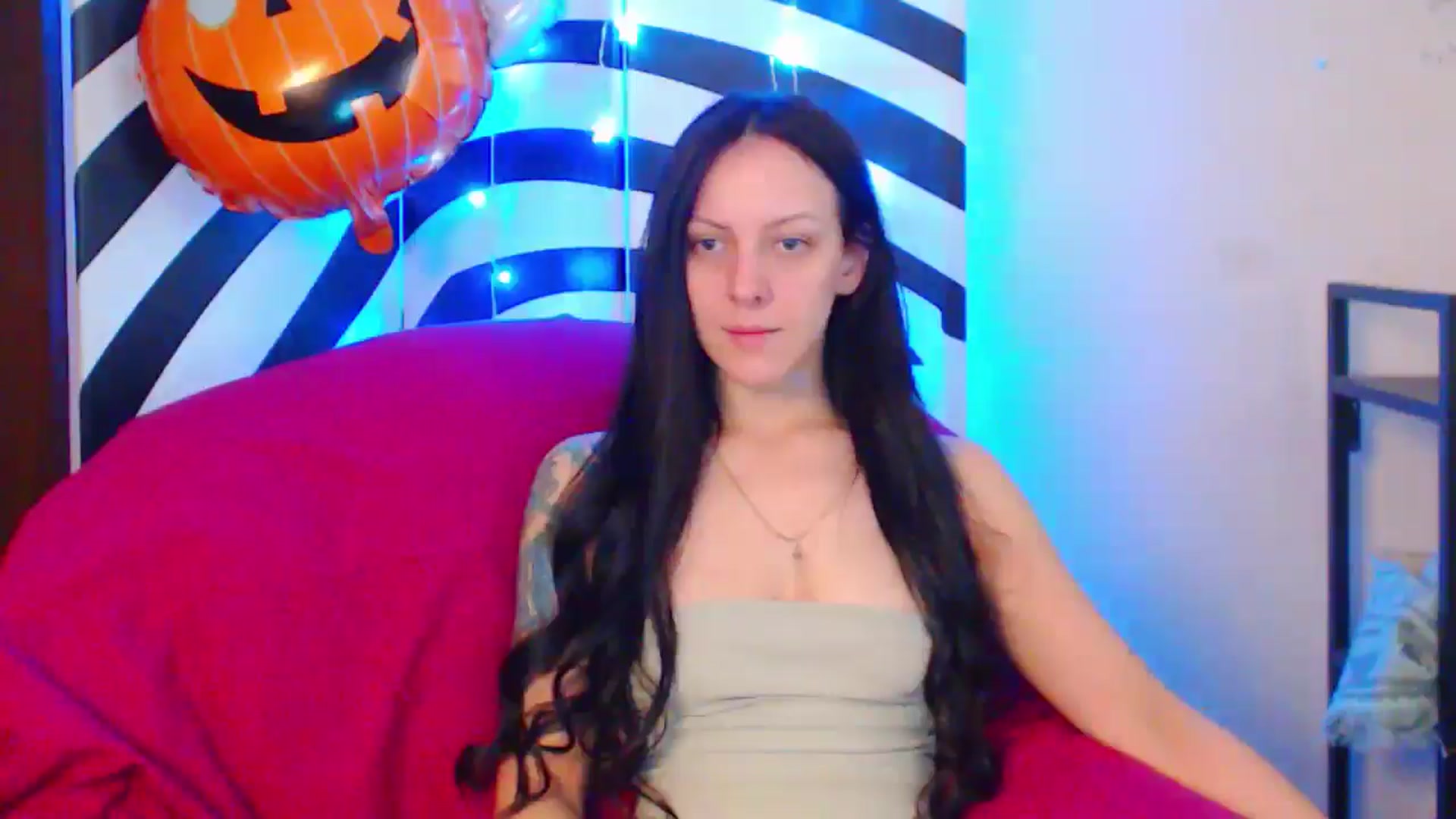 Gallery image thumbnail from MiracleMiss's myfreecams stream on, 10/08/2024, 10:55 image 12 of 20