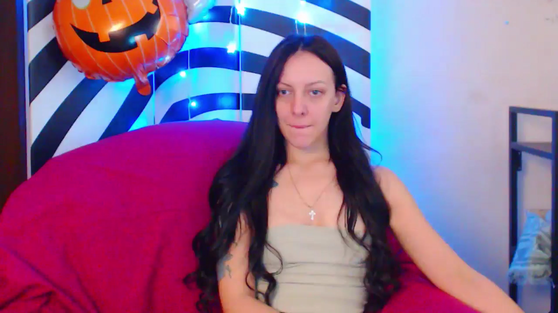 Gallery image thumbnail from MiracleMiss's myfreecams stream on, 10/08/2024, 10:55 image 17 of 20