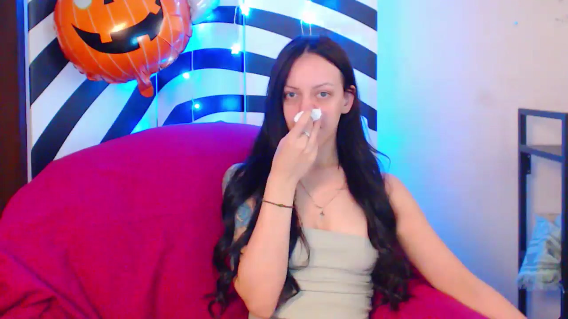 Gallery image thumbnail from MiracleMiss's myfreecams stream on, 10/08/2024, 10:55 image 16 of 20