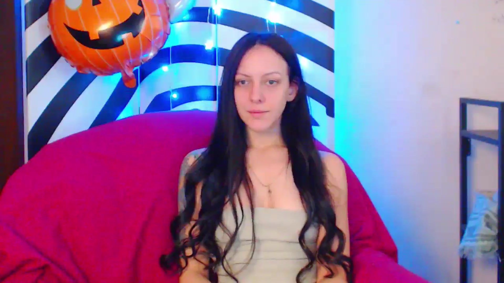 Gallery image thumbnail from MiracleMiss's myfreecams stream on, 10/08/2024, 10:55 image 11 of 20