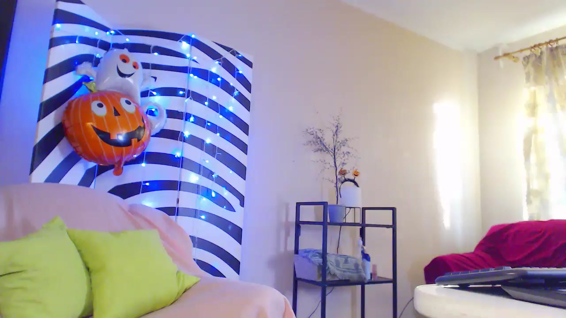 Gallery image thumbnail from MiracleMiss's myfreecams stream on, 10/10/2024, 14:07 image 17 of 20