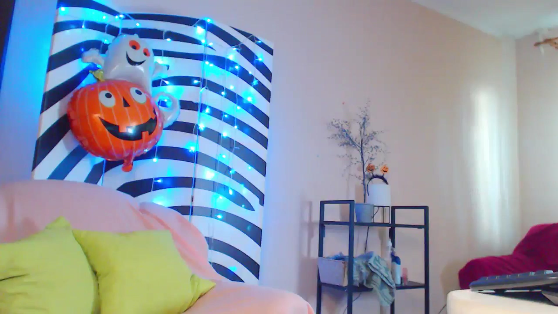 Gallery image thumbnail from MiracleMiss's myfreecams stream on, 10/10/2024, 14:07 image 5 of 20