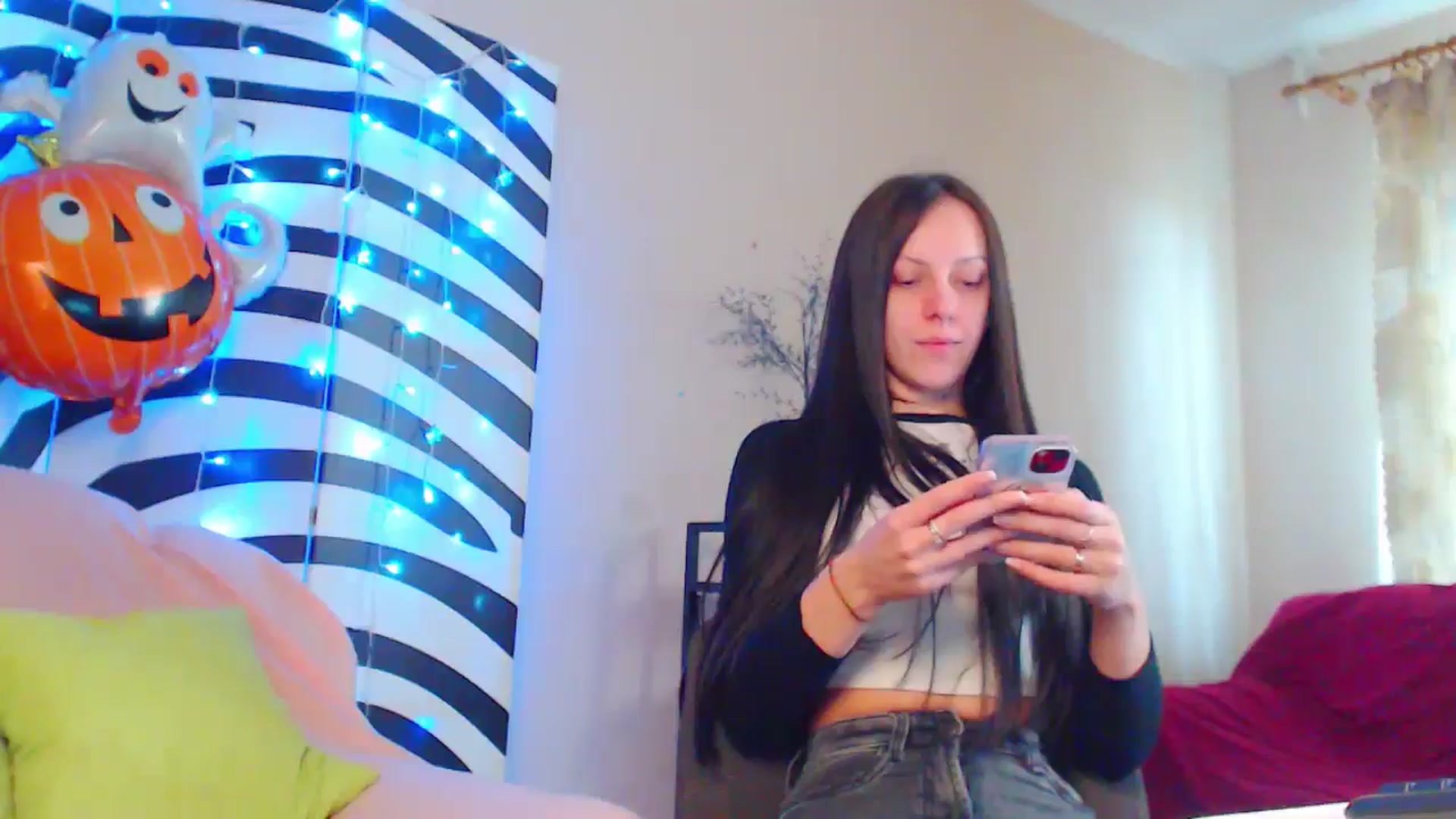 Gallery image thumbnail from MiracleMiss's myfreecams stream on, 10/11/2024, 10:27 image 13 of 20