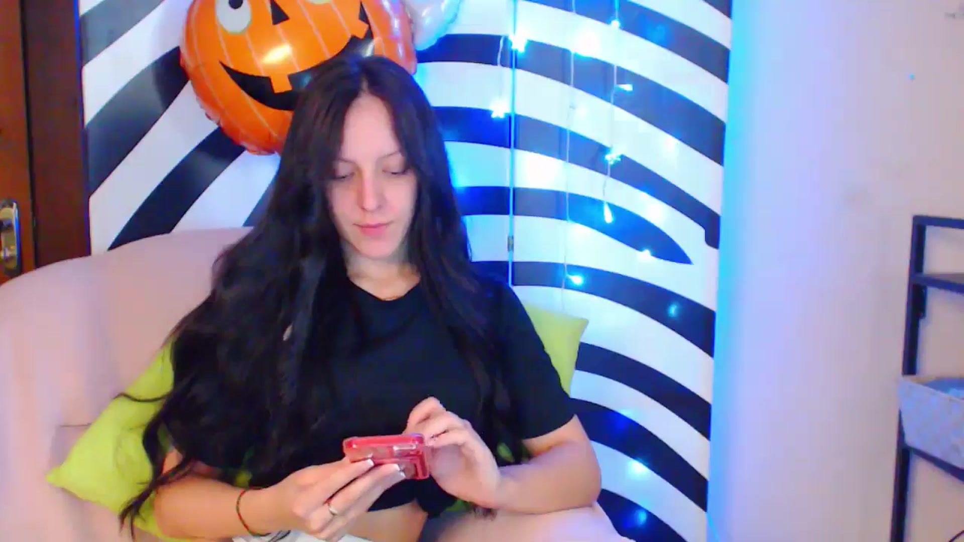 Gallery image thumbnail from MiracleMiss's myfreecams stream on, 10/13/2024, 11:33 image 6 of 20