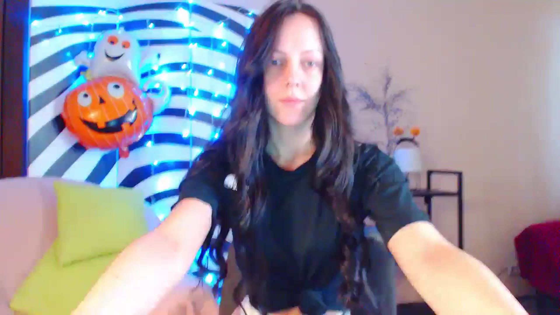Gallery image thumbnail from MiracleMiss's myfreecams stream on, 10/13/2024, 11:33 image 3 of 20