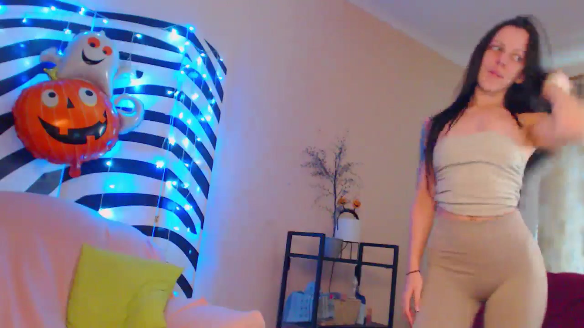 Gallery image thumbnail from MiracleMiss's myfreecams stream on, 10/14/2024, 10:47 image 18 of 20
