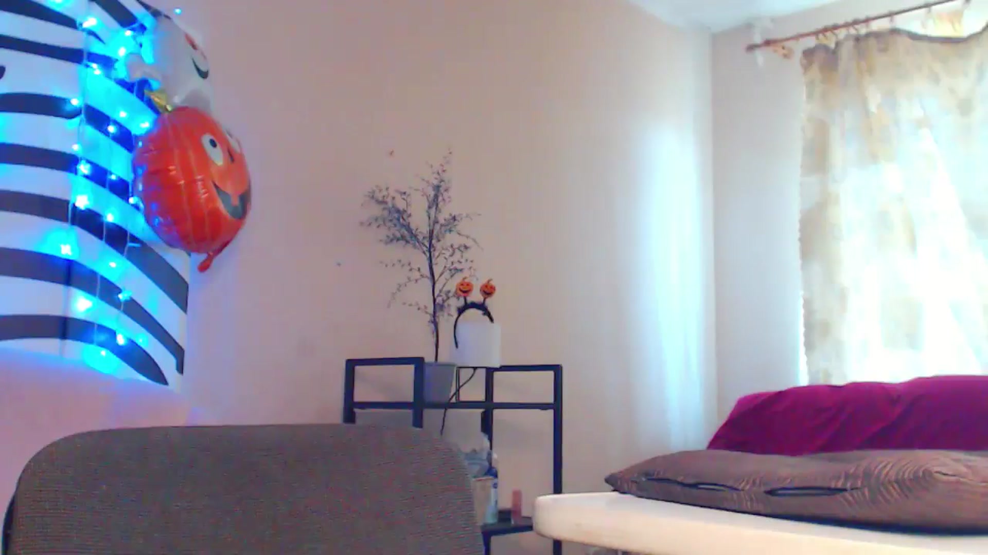 Gallery image thumbnail from MiracleMiss's myfreecams stream on, 10/18/2024, 11:46 image 7 of 20