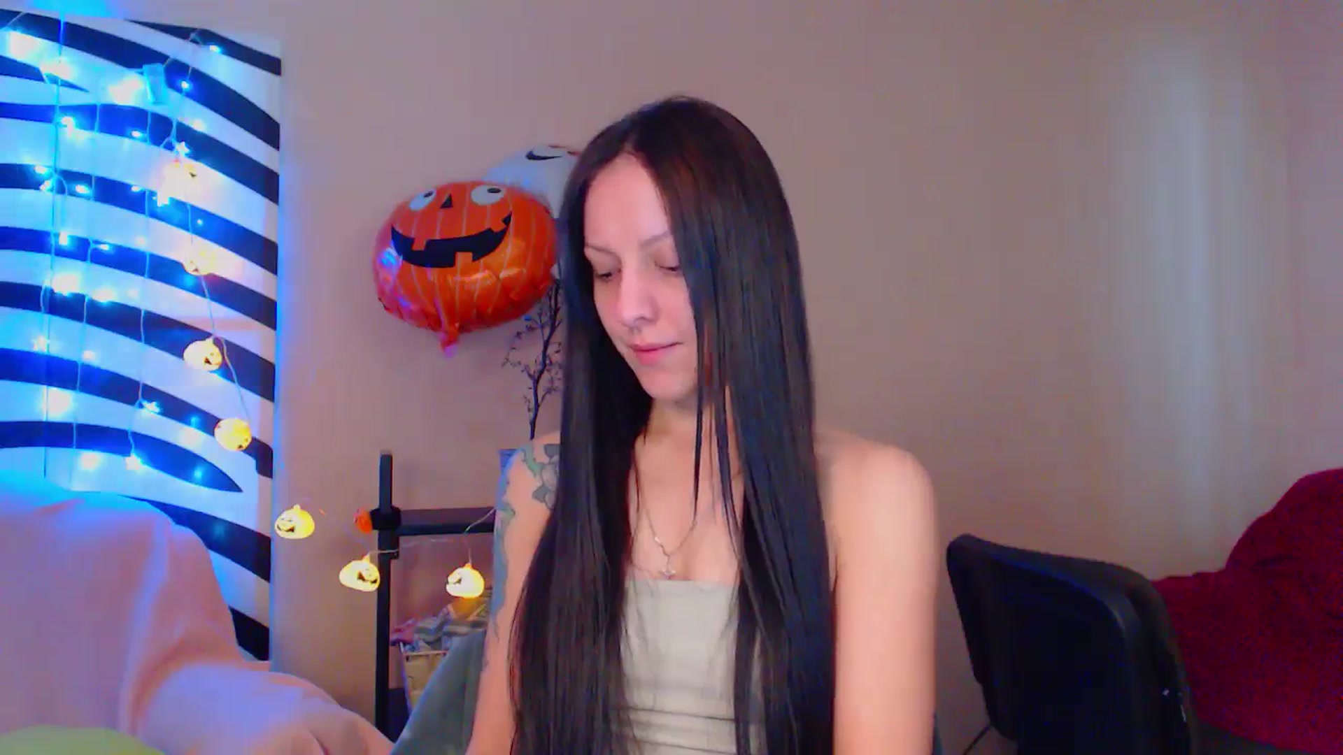 Gallery image thumbnail from MiracleMiss's myfreecams stream on, 10/19/2024, 10:50 image 20 of 20